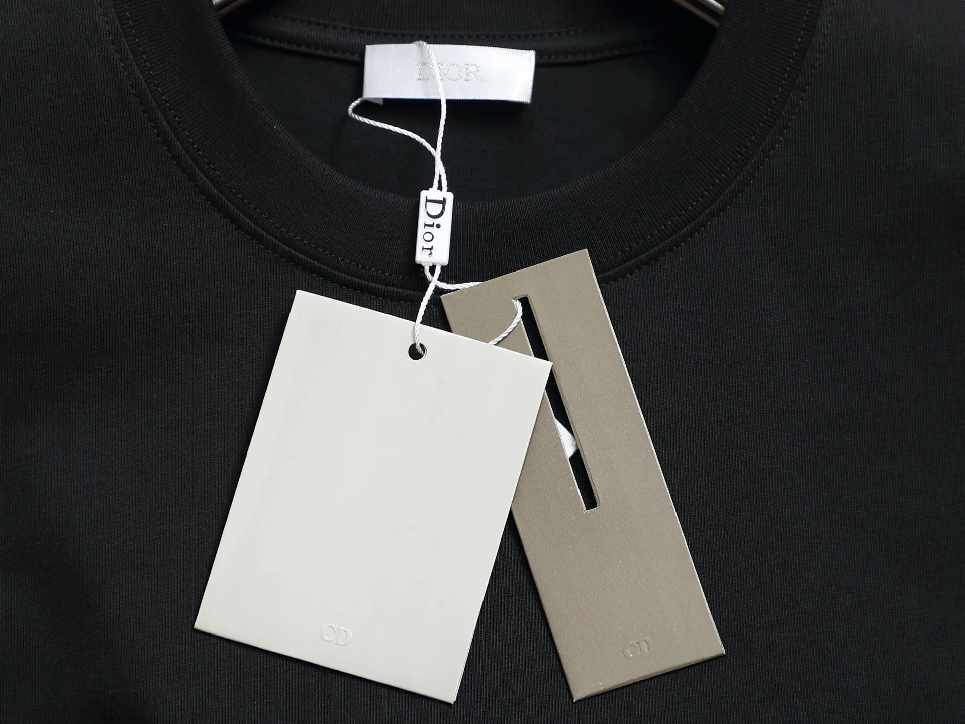 🅿️170 Dior 260g round neck short-sleeved T-shirt, simple towel color block embroidered small label LOGO light luxury design, official synchronization, high version, high quality, fashionable personality, versatile trend, pure original quality, original fabric, tag, collar label, washed wheat, three labels complete, color: black, white, size: XS-L