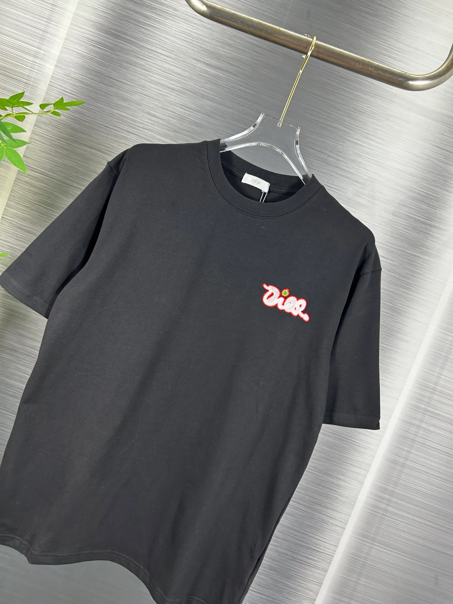 🅿️180 (high-end original specification version) Dior Year of the Snake Series New Series Classic logo short-sleeved T-shirt, cotton jersey round-neck T-shirt, made of 100% imported cotton! High-density imported embroidery➕digital direct-injection printing, extremely complex process, high-temperature dyeing, and custom-made! Complete three standards, same style for men and women. Size: S M L XL