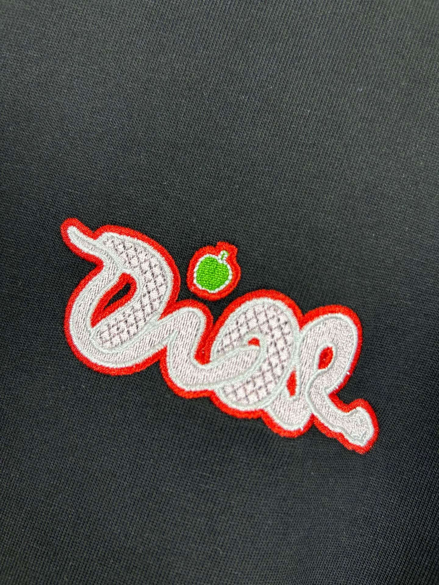 🅿️180 (high-end original specification version) Dior Year of the Snake Series New Series Classic logo short-sleeved T-shirt, cotton jersey round-neck T-shirt, made of 100% imported cotton! High-density imported embroidery➕digital direct-injection printing, extremely complex process, high-temperature dyeing, and custom-made! Complete three standards, same style for men and women. Size: S M L XL