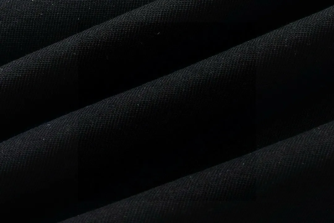 🅿️170 DIOR Dior 2025 new style artistic letter logo, same style for men and women, short-sleeved T-shirt ·Customized 300g 100% double yarn pure cotton fabric ·Dyeing 32 counts double strand thread ·Collar label, hangtag, main mark and three labels complete Color: Black Size: XS S M L