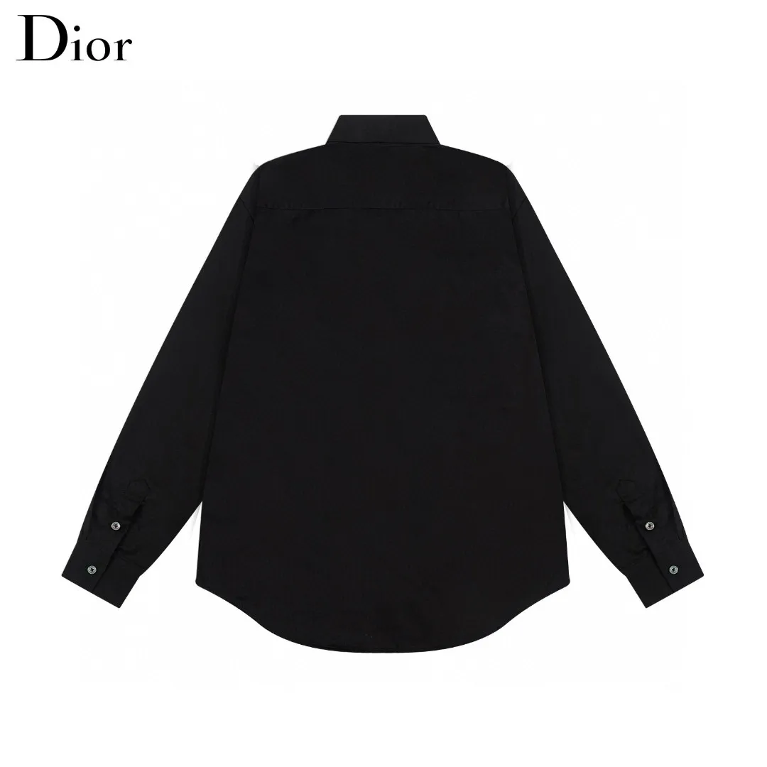 🅿️286 DIOR 🔥The most popular style is coming. Simple and versatile pocket letter logo slogan embroidered long-sleeved shirt. 2024ss official website new long-sleeved shirt, exquisite embroidered logo. High-end version, in-store customized fabric. Highly breathable and comfortable, exquisitely crafted, with impeccable detail processing. ✅Customized logo engraved buttons, complete with three labels. Brand element design concept reflects high quality. It feels delicate and soft! It presents a casual cut and the upper body shape is great! 🐉Code number: M-XXL