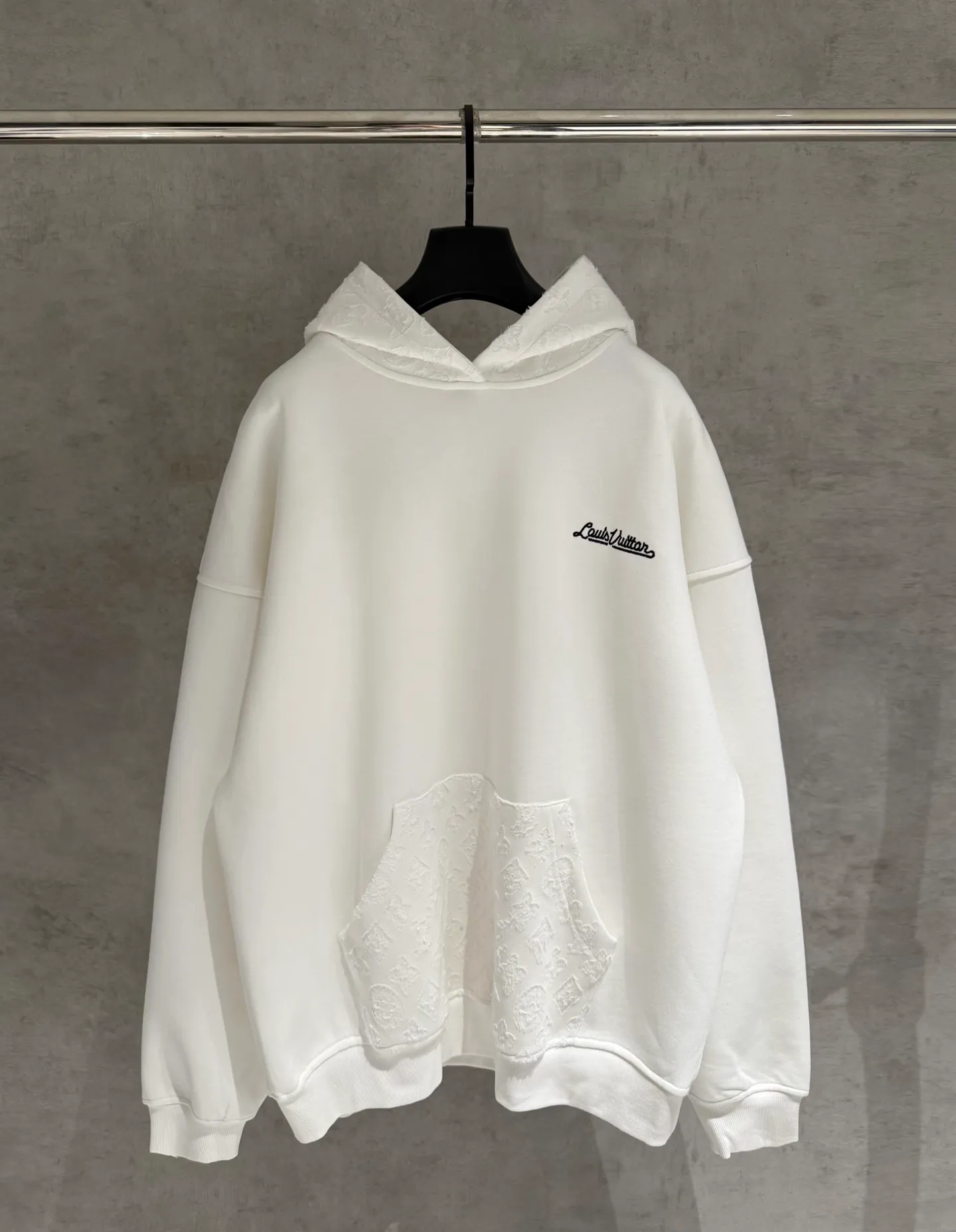 🅿️390 [Strict quality control] Dio* Dior's new long-sleeved hooded sweatshirt. The fabric is made of heavy 480g double yarn fabric. The whole garment is washed. The front and rear panels are laser-burned. The ready-to-wear wash is loose. The fabric is stiff and stylish. It does not deform or shrink. Color: black, white, floral gray. Size: M-2xl