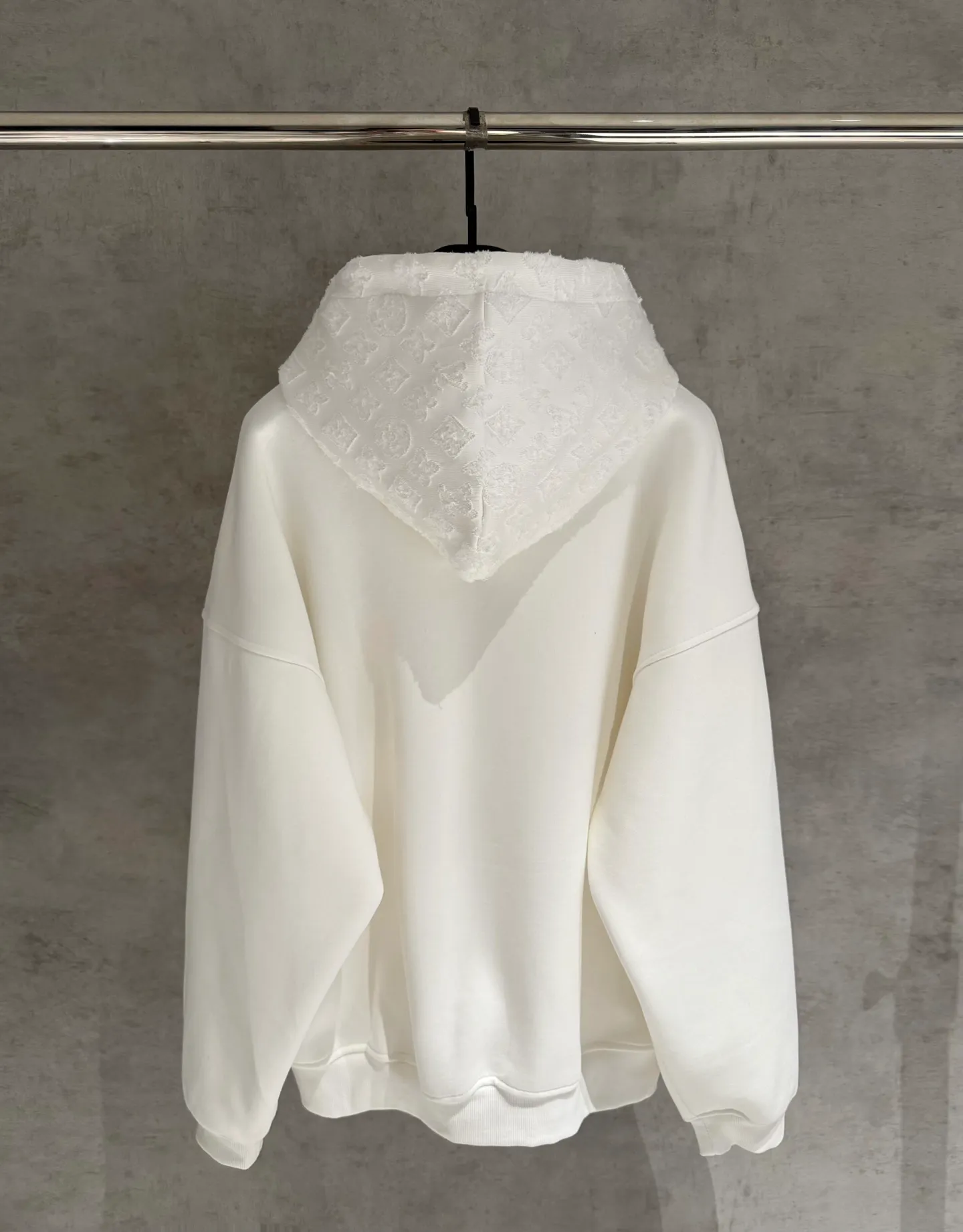 🅿️390 [Strict quality control] Dio* Dior's new long-sleeved hooded sweatshirt. The fabric is made of heavy 480g double yarn fabric. The whole garment is washed. The front and rear panels are laser-burned. The ready-to-wear wash is loose. The fabric is stiff and stylish. It does not deform or shrink. Color: black, white, floral gray. Size: M-2xl
