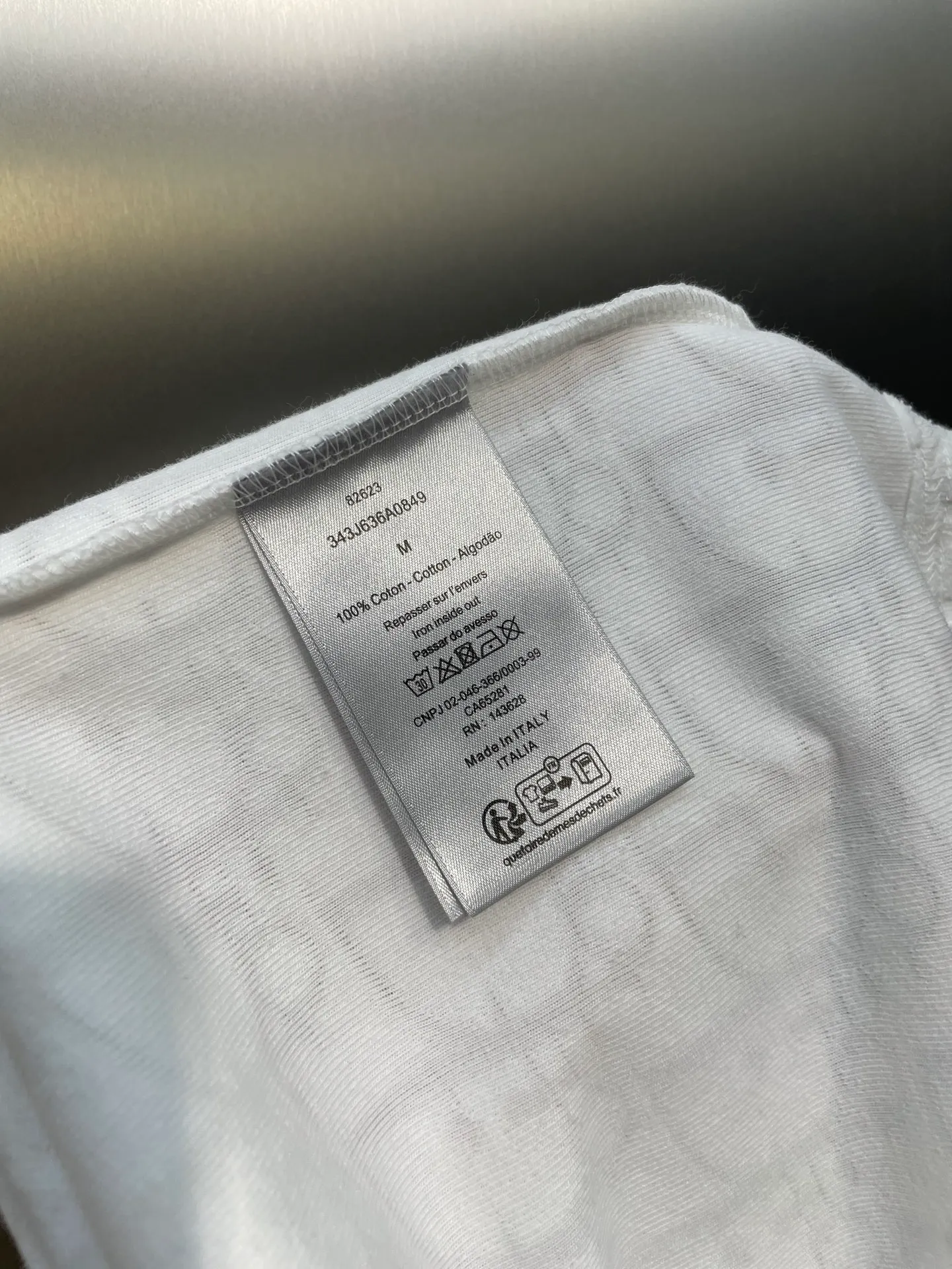 🅿️280 dior🌟【Top replica】All-over printed terry short sleeves Process description: Custom-woven and dyed pure cotton 100% jacquard material oblique presbyopic pattern fabric Weight 300g Positioning pattern Positioning tailoring Every piece is in the same position Jacquard cotton towel material Dark pattern Heavy feel The overall wiring is straight and delicate, the fabric is comfortable and soft, the color is consistent and no color difference It can be matched with the same style to create a fashionable look, and can be used in various occasions. Customized accessories, complete with three standards, same style for men and women! size：s-xl