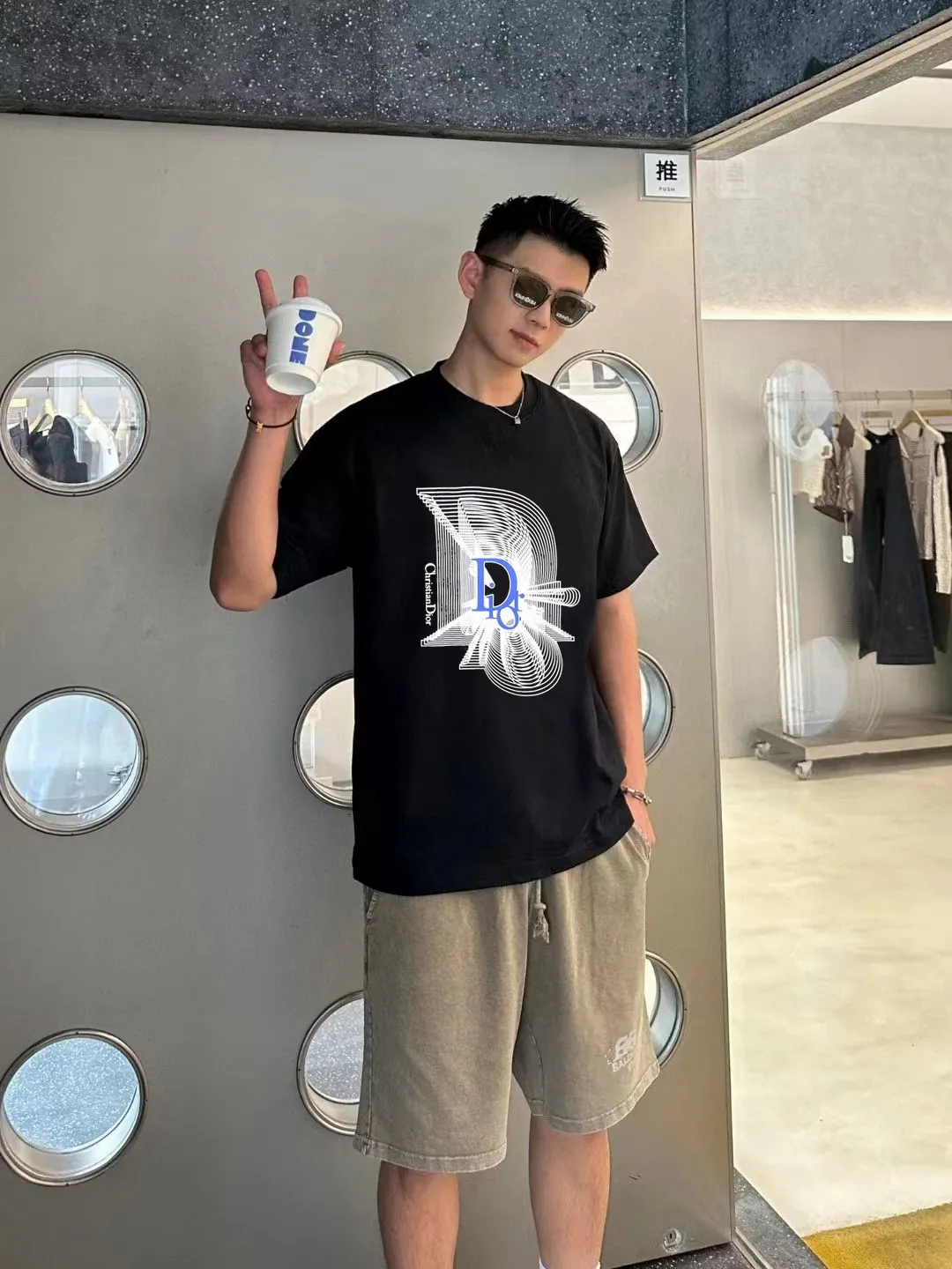 🅿️170 [DIOR Dior] 2025FW short-sleeved T-shirt LOGO printing High-end 26s double yarn 300g fabric Heavy fabric Customized frame ribbing in the same cylinder and dyeing Complete three standards Same style for men and women Color: Black White Size: S M L XL 2XL