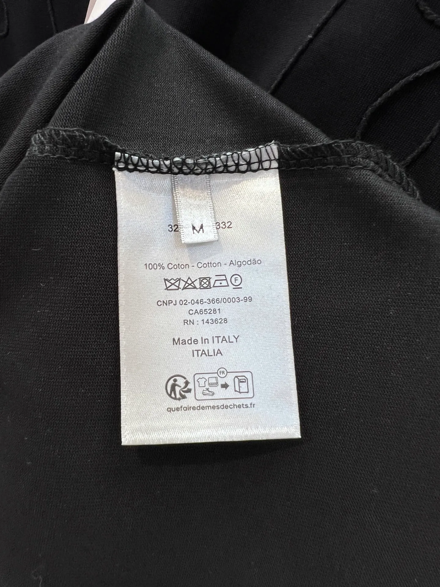 🅿️250 🌈Size: s/m/l/xl, black and white, same style for men and women, Dio* Dior baroque embroidered half-sleeved T-shirt. Heavy thread embroidery design highlights fashion aesthetics and creates a sophisticated casual look. ⚠️Washing method: Dry clean or fast machine wash in cold water wrapped inside out laundry bag!