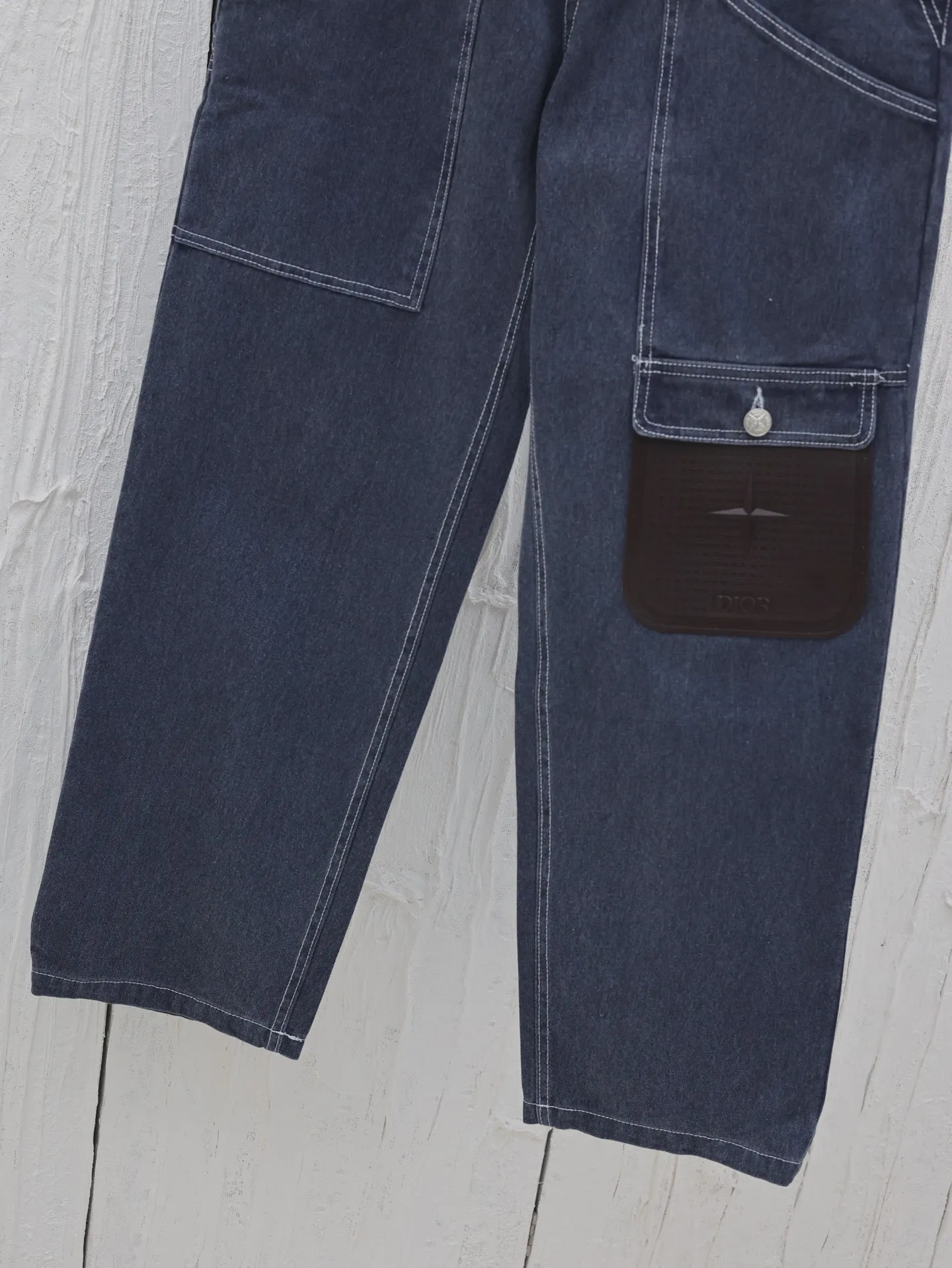 🅿️596 Dio* / Dior 25FW Dior co-branded Stone Island four-pocket canvas jeans trousers. Custom-woven denim fabric, soft and comfortable texture, original washed and faded, loose fit, original molded hardware buttons, complete three-label accessories Size: S/M/L/XL