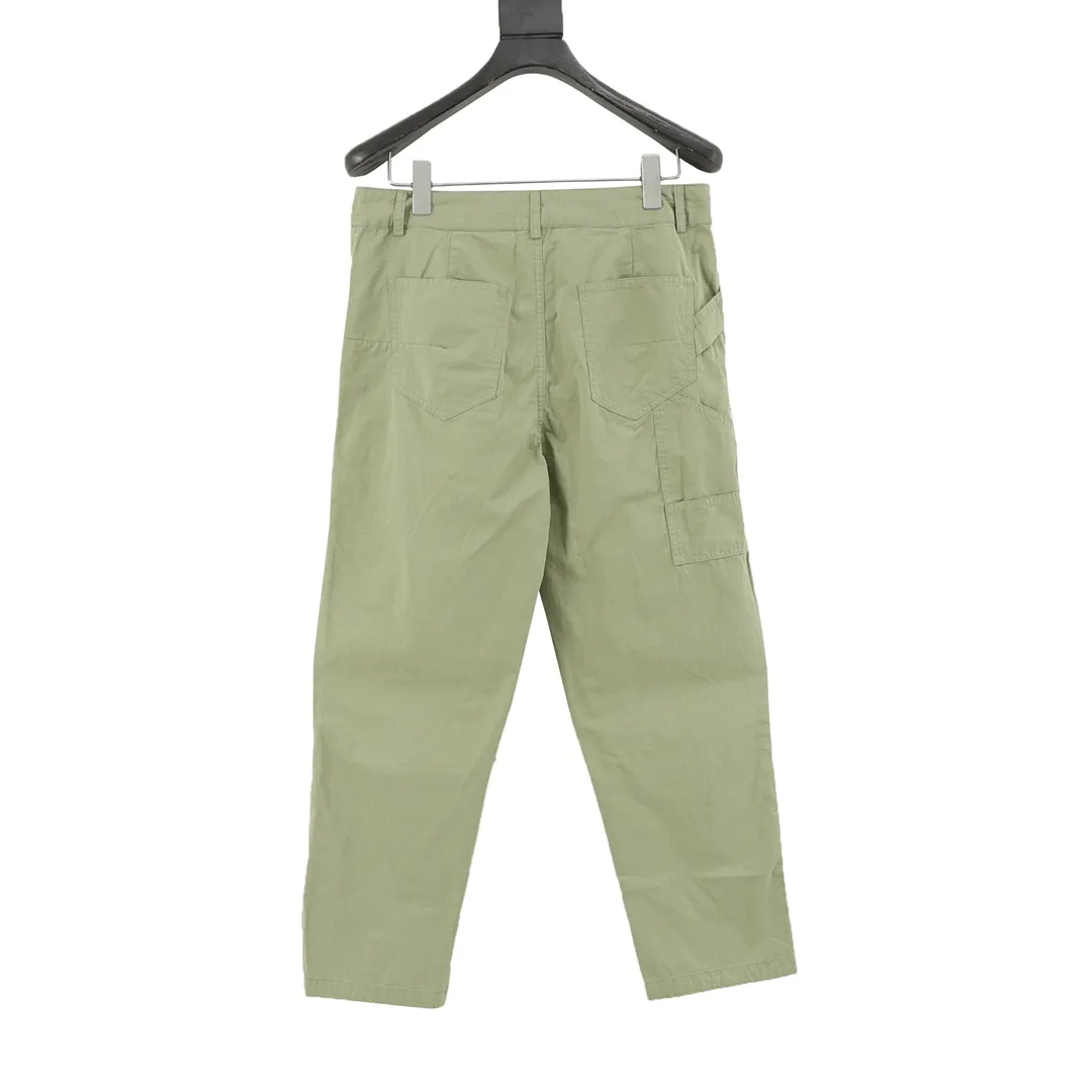 🅿️390 DIOR/Dior workwear letter embroidered trousers The fabric is made of custom-made canvas fabric, which is silky and super soft compared to the original. The strands of the fabric texture are clear and obvious, and the drape is first-class. The workmanship is exquisite and meets the foreign trade export standards. There are 4.5 stitches per centimeter. Every seam is pressed with open thread, and the wiring is as neat as a ruler. , Made of woven floral cotton ribbon, the weaving is tight and soft to the touch. The embroidery process uses Behringer embroidery machines, which makes the embroidery colors more full and the embroidery more three-dimensional. The upper body effect is good, the same style for men and women, simple and versatile, purchasing heavyweight items, feel free to compare the quality of any on the market! Size：XS-L