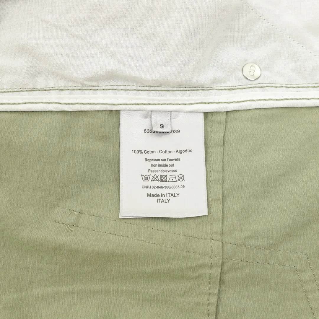 🅿️390 DIOR/Dior workwear letter embroidered trousers The fabric is made of custom-made canvas fabric, which is silky and super soft compared to the original. The strands of the fabric texture are clear and obvious, and the drape is first-class. The workmanship is exquisite and meets the foreign trade export standards. There are 4.5 stitches per centimeter. Every seam is pressed with open thread, and the wiring is as neat as a ruler. , Made of woven floral cotton ribbon, the weaving is tight and soft to the touch. The embroidery process uses Behringer embroidery machines, which makes the embroidery colors more full and the embroidery more three-dimensional. The upper body effect is good, the same style for men and women, simple and versatile, purchasing heavyweight items, feel free to compare the quality of any on the market! Size：XS-L