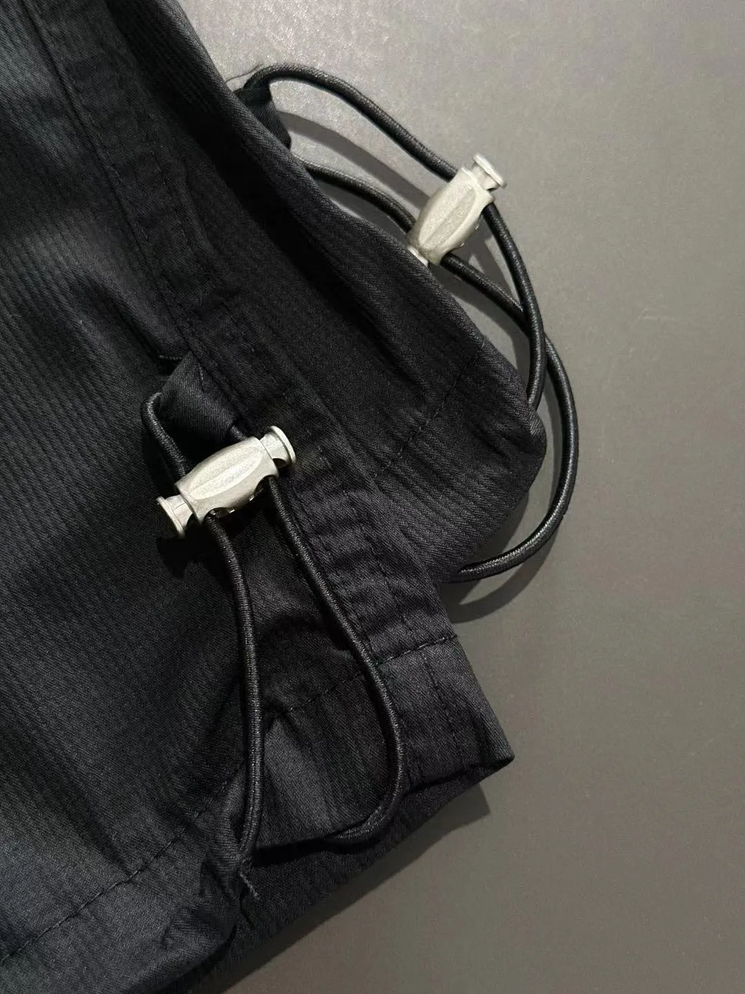 🅿️380 next day shipping Dior 2025 spring and summer new elastic band casual pants, thin counter custom fabrics, high breathability and comfort, impeccable details, brand element design concept, reflecting high quality. It feels delicate and soft! It presents a casual cut and the upper body shape is great! Size: M-4XL