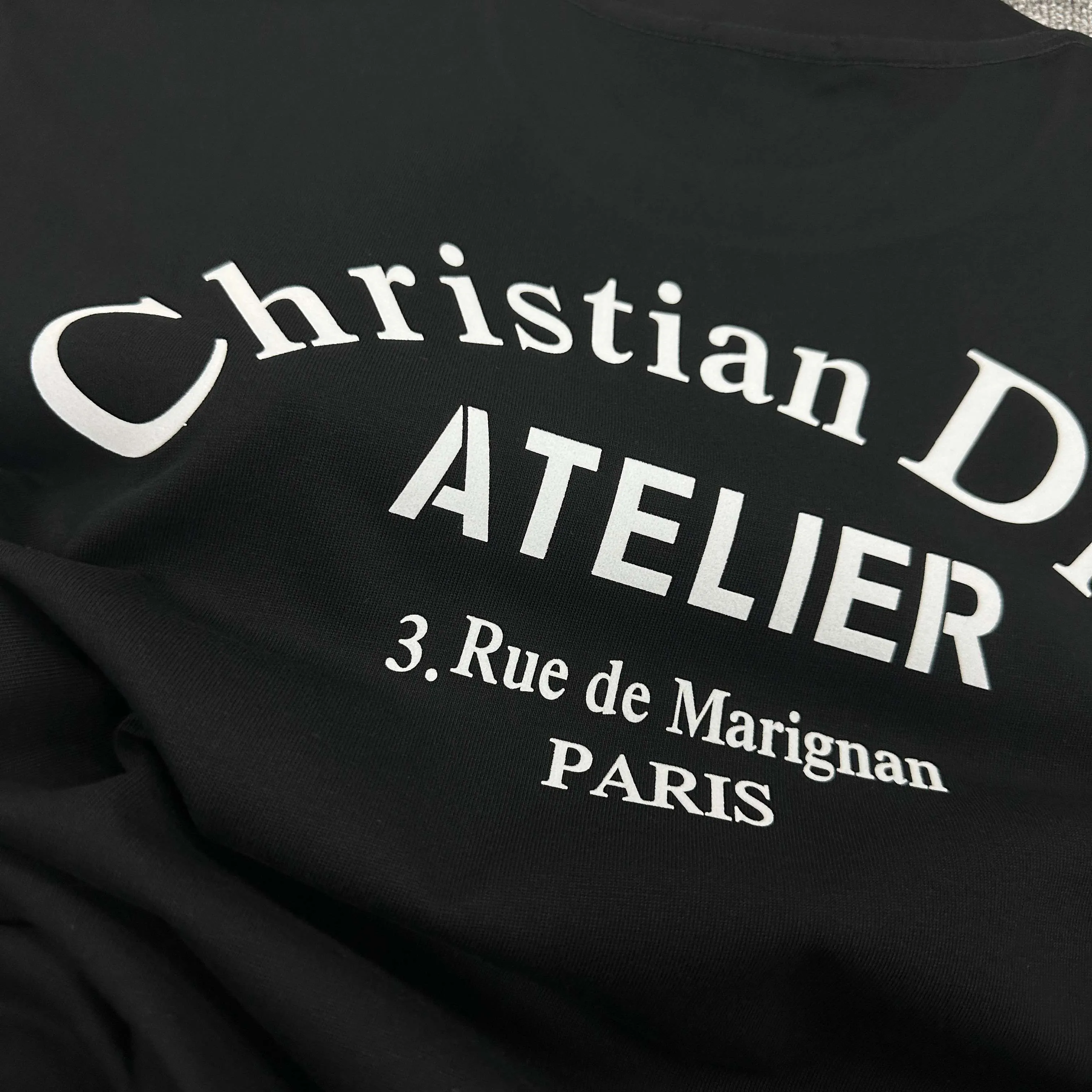 🅿️190 Dio* Dior 2025 spring and summer new style Classic letter flocking process before and after simple and elegant Customized double yarn plain cotton fabric Short-sleeved T-shirt Uniform for men and women Color: black white Size: S (90-130 catties) M (120-150 catties) L (140-165 catties) XL (160-180 catties) XXL (180-210 pounds)