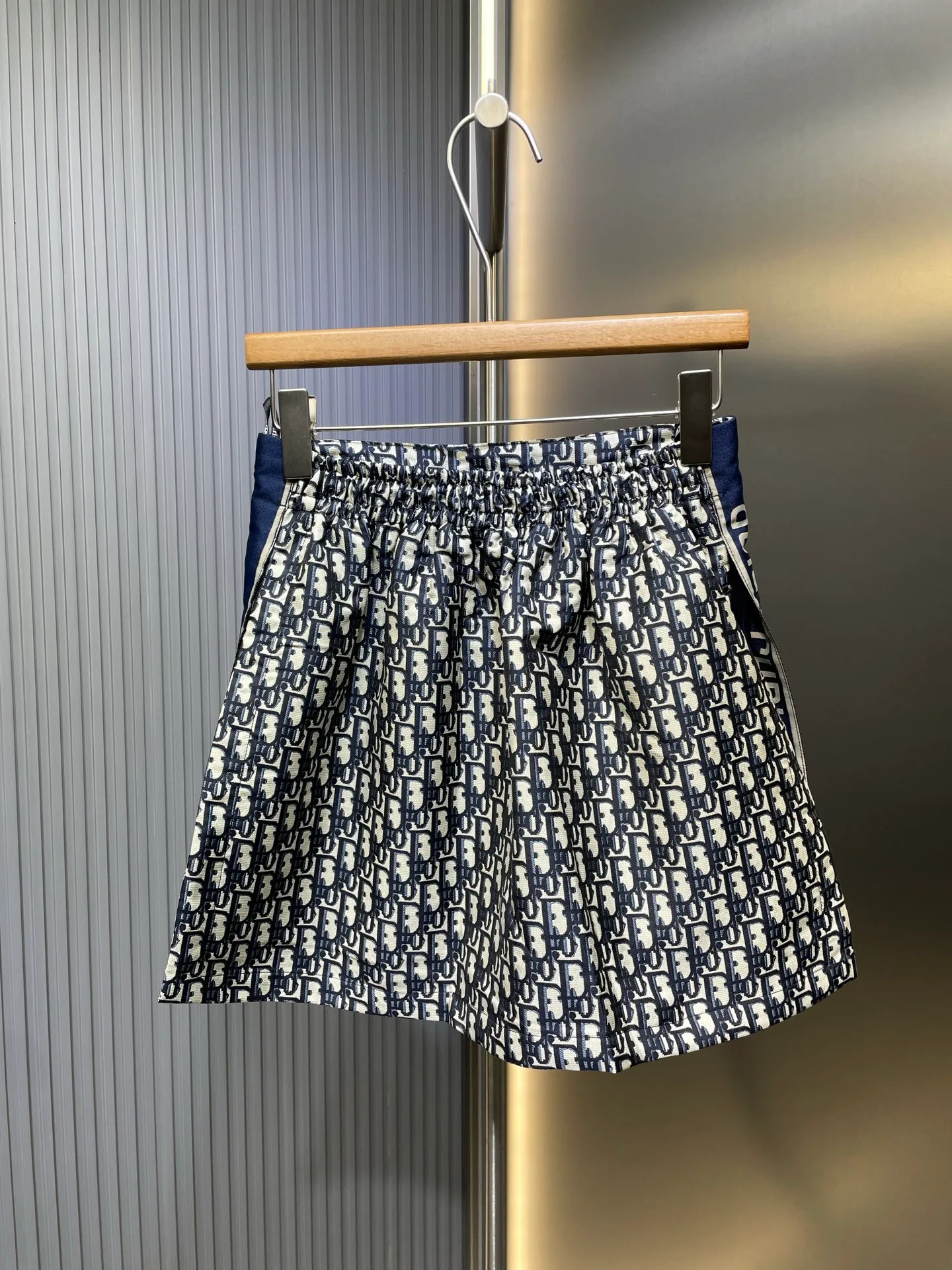 🅿️350 DIO* 25🌟【Top Replica】New summer shorts skirt⭐️⭐️⭐️D family's old flower logo goddess series casual shorts skirt, a classic with closed eyes. It is really needed in spring and summer. It is fashionable and casual, and it can be worn casually and chic French girls. Get bigger legs in seconds size: SML