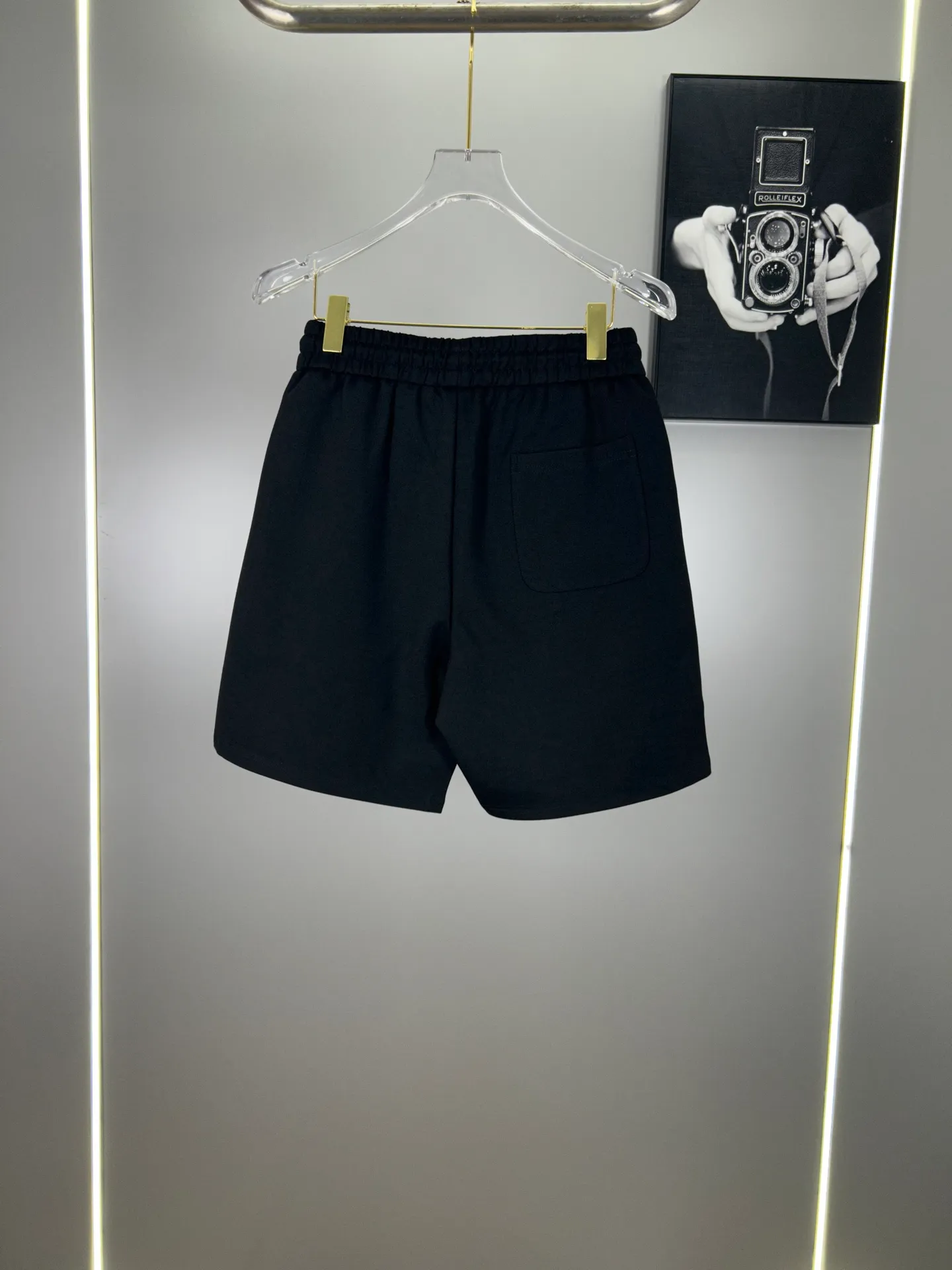 🅿️240 (high-end original specification version) Dior 2025ss trade channel goods. Casual sports shorts. An irresistible classic style with a slightly sharp casual fashion sense. Streamlined proportional tailoring creates a casual and versatile fit. The customer-supplied high-density 400g fabric is different from traditional knitted cotton fabrics. It feels soft and delicate, has a better texture, is comfortable and skin-friendly, anti-wrinkle and breathable. Modern classic urban benchmark with a new image. The drawstring waist design highlights the charm of sports and leisure. It shows the youthful and exuberant expression. Lazy and sexy... Size: S--XXL