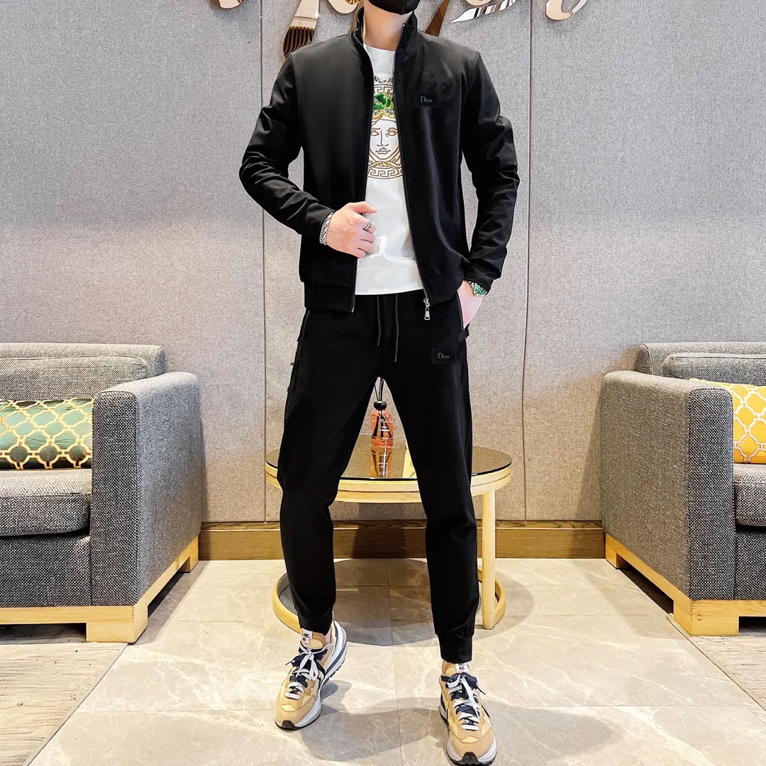 🅿️420 [DIOR Dior] (Fat Man Gospel) hot-selling suit is coming. Focus on the original version of the official website. 2025 new hot-selling cardigan sweater suit. The original order is the best product. 🇭🇰The meticulous work of top designers is dedicated to a fitting and perfect upper body effect. All-natural high-quality Roman cotton 100%, close-fitting comfort, noble and elegant! Original hardware embodies elegance and nobility! Counter size: M-5XL (maximum wear up to 220 pounds)
