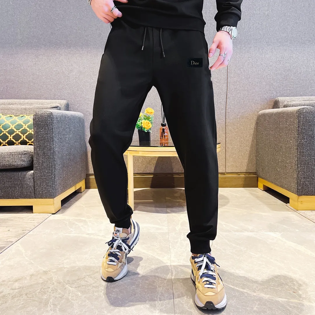 🅿️420 [DIOR Dior] (Fat Man Gospel) hot-selling suit is coming. Focus on the original version of the official website. 2025 new hot-selling cardigan sweater suit. The original order is the best product. 🇭🇰The meticulous work of top designers is dedicated to a fitting and perfect upper body effect. All-natural high-quality Roman cotton 100%, close-fitting comfort, noble and elegant! Original hardware embodies elegance and nobility! Counter size: M-5XL (maximum wear up to 220 pounds)
