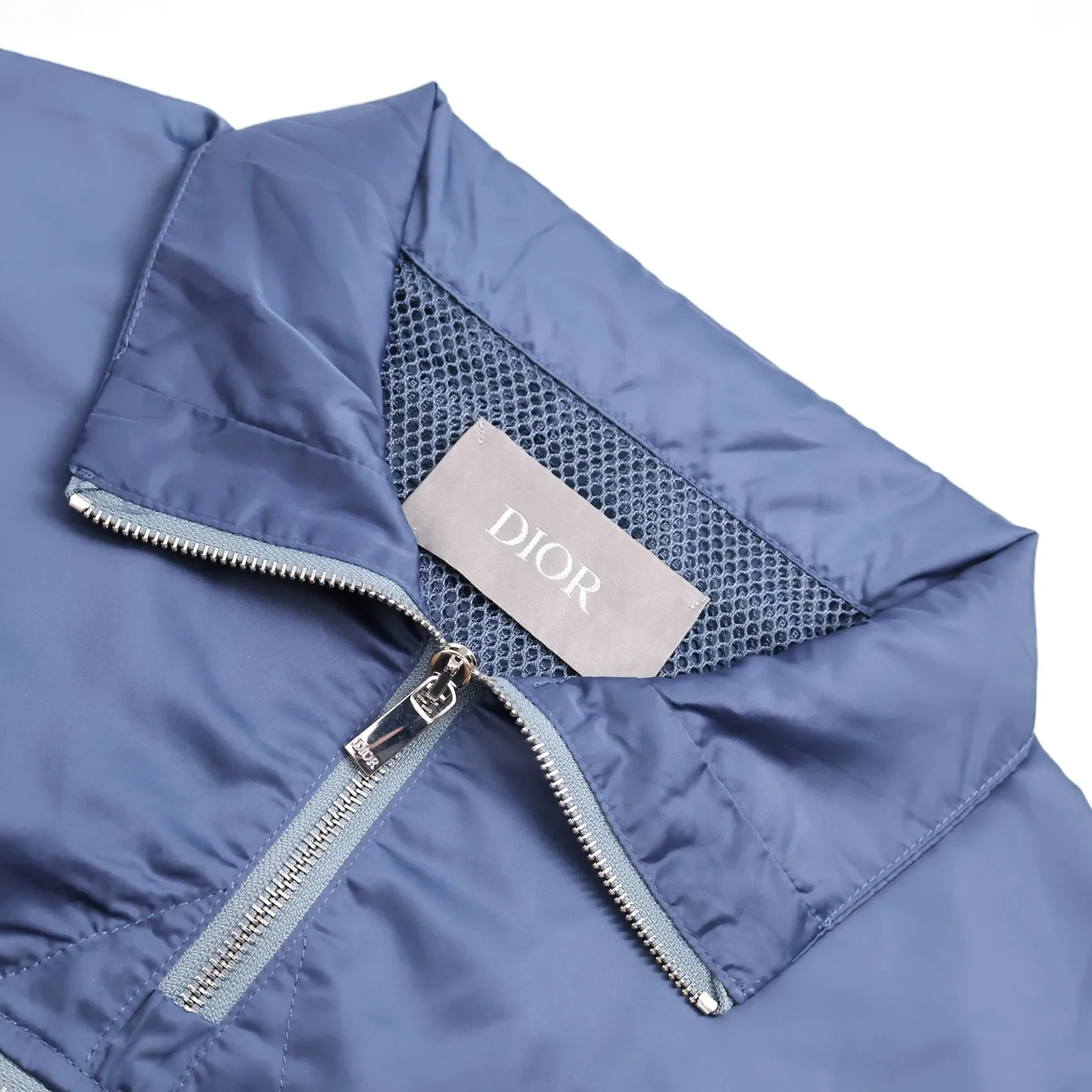 🅿️620 [Exclusive supply] CD multifunctional half-zip jacket. The fabric is made of 75D memory material. It has strong resilience. It is windproof, sunproof and waterproof. The upper body is light and stylish. The Dior nameplate on the chest is done by imported embroidery machines. Customized 1:1 elastic bands of the same color. Customized 1:1 engraved Dior hardware buckle. Customized 1:1 electroplated laser engraved zipper puller. It can be turned into a backpack after folding. It is windproof, sunproof and waterproof. Size:46.48.45.52
