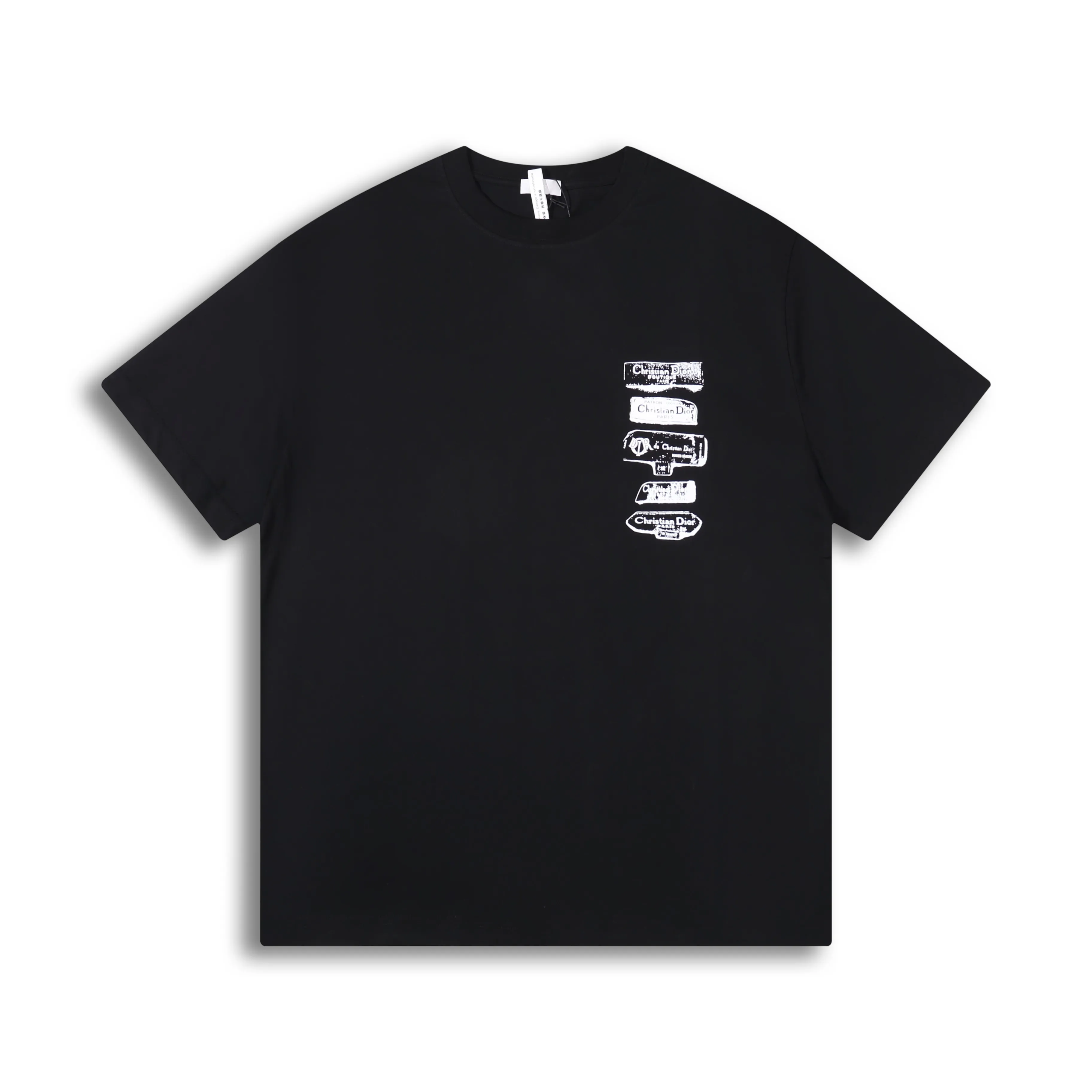 🅿️170 Correct version of high-quality DI0R new flocked logo printed round neck short-sleeved T-shirt. Made of 50s double-ply long-staple cotton plain fabric, treated with dust-free wool processing to give a smooth and soft cotton feel. The front panel is flocked and printed with a hand-made platen screen. The bottom layer is coated with anti-sublimation liquid and then scraped with flocking slurry. The pile is made of 0.2mm high viscose velvet. Two-color pile is mixed. The bottom of the cage cover is electrostatic flocking process. Multiple printing tests are carried out to test the flocking operation time. The number and density of the pile are controlled to ensure that the visual effect is consistent with the original. SIZE: XS S M L