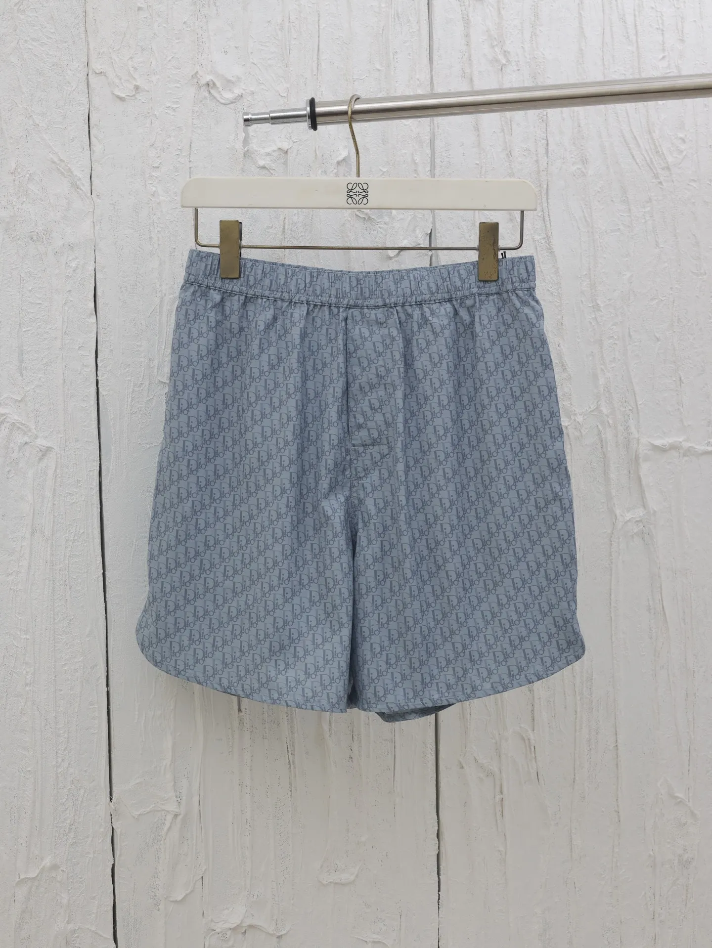 🅿️390 Dio*/Dior mulberry silk and cotton blended jacquard fabric Obliaue jacquard suit shorts This is from the 2024 beachwear limited series, highlighting the classic Oblique print. Carefully crafted from mulberry silk and cotton blended jacquard fabrics, it features a rounded hem design for a casual style. Wear with the matching pieces for a sophisticated summer look.  Size：S/M/L/XL