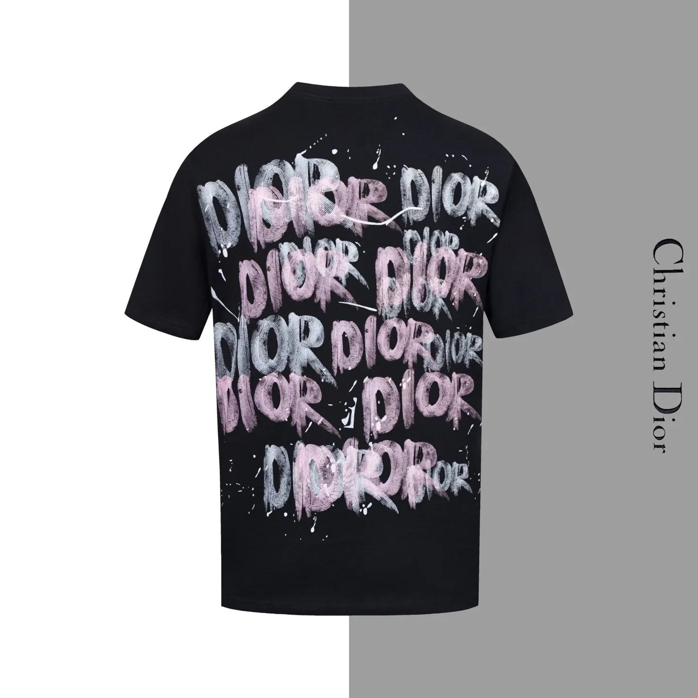 🅿️170 Style No. #Z105 Dior colorful graffiti letter round neck short-sleeved DIOR official website consistent style Fabric: 32-count double yarn 280g pure cotton fabric Weaving and dyeing threads of the same color in the same cylinder Process: imported machine white ink direct-jet printing Supporting: complete three labels Cardboard oil paper code sticker packaging High temperature pre-shrinking process before production, no shrinkage and deformation Imported machine professional plate production os version Can wear up to 200 pounds. The size is measured manually. The error of 2-3cm is normal. Color: black white size: s m l xl