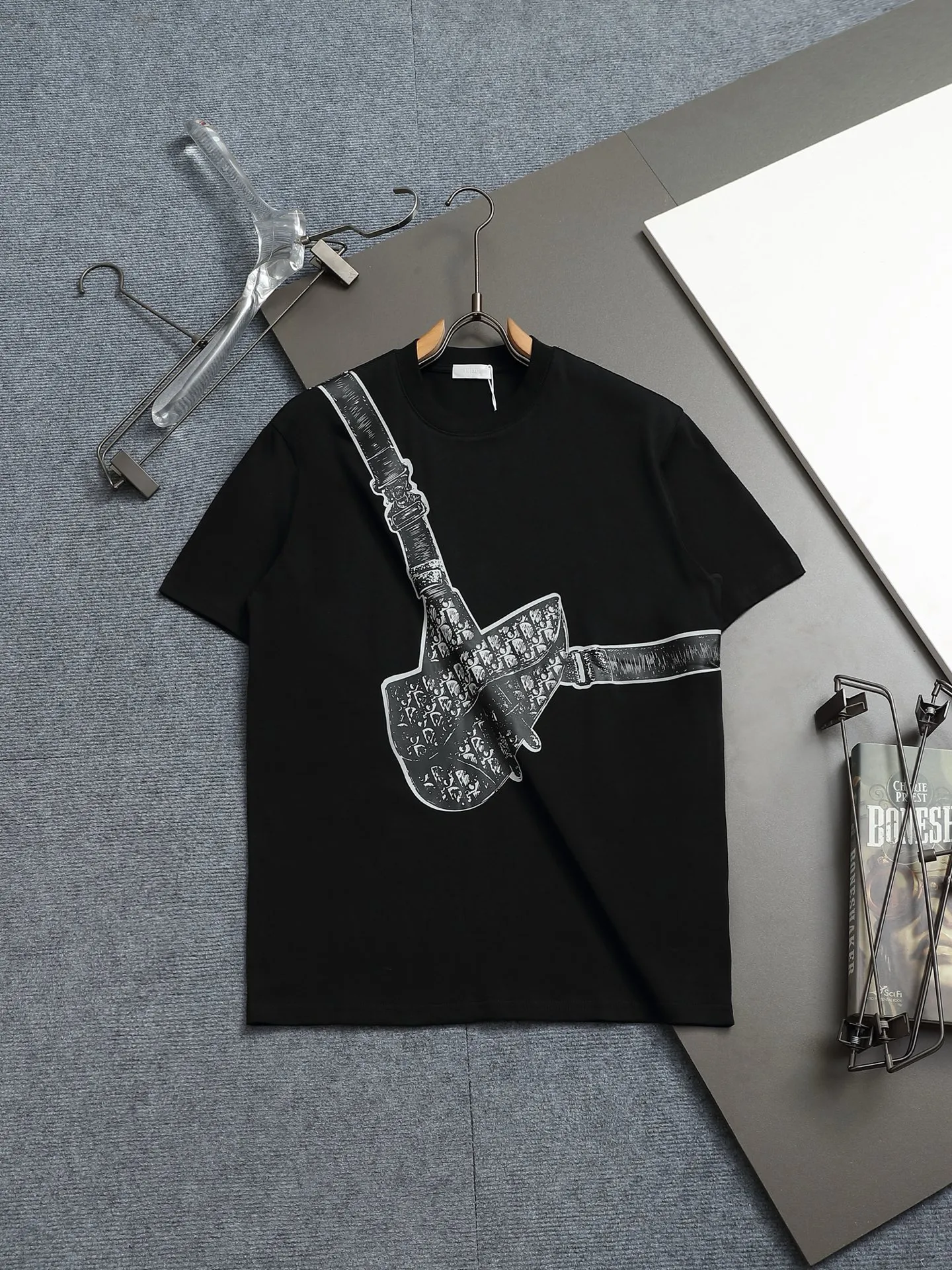 🅿️170 DIOR Dior 2025 SS spring and summer new short-sleeved T-shirt with letter embroidery design, made of 260g double-ply double yarn cotton fabric. The fabric has been washed and treated to make it more comfortable to the touch. Complete with three labels. Color: White Black Size: XS-L