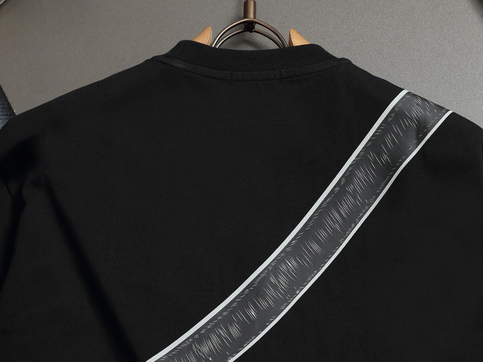 🅿️170 DIOR Dior 2025 SS spring and summer new short-sleeved T-shirt with letter embroidery design, made of 260g double-ply double yarn cotton fabric. The fabric has been washed and treated to make it more comfortable to the touch. Complete with three labels. Color: White Black Size: XS-L