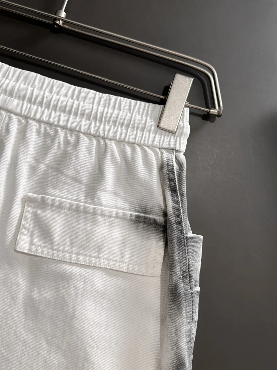 🅿️330 Next day shipping High-end goods Dior 2025 spring and summer new elastic band casual shorts, custom-made fabrics at the counter. High breathability and comfort, impeccable details, brand element design concept, reflecting high quality. It feels delicate and soft! It presents a casual cut and the upper body shape is great! Size: M-4XL