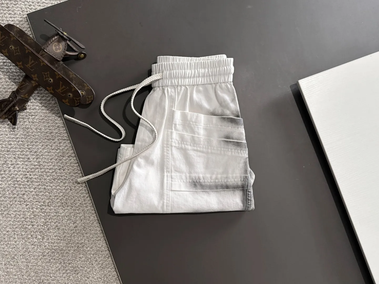🅿️330 Next day shipping High-end goods Dior 2025 spring and summer new elastic band casual shorts, custom-made fabrics at the counter. High breathability and comfort, impeccable details, brand element design concept, reflecting high quality. It feels delicate and soft! It presents a casual cut and the upper body shape is great! Size: M-4XL