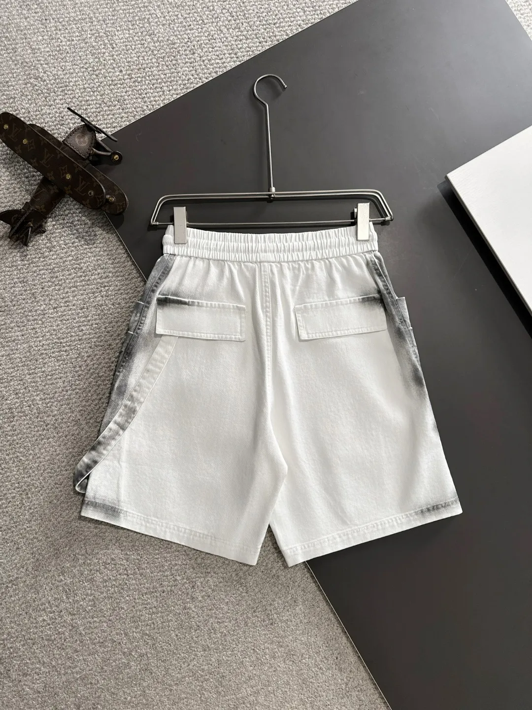 🅿️330 Next day shipping High-end goods Dior 2025 spring and summer new elastic band casual shorts, custom-made fabrics at the counter. High breathability and comfort, impeccable details, brand element design concept, reflecting high quality. It feels delicate and soft! It presents a casual cut and the upper body shape is great! Size: M-4XL