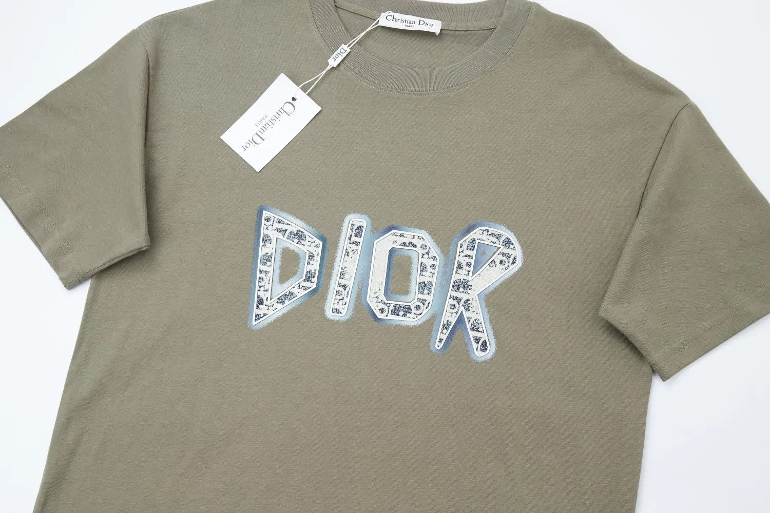 🅿️210 High quality ✨DIO✨🆕Classic logo letter pattern short sleeves. Official website synchronization, pure cotton fabric at the counter! Comfortable against the skin, durable and easy to wear, classic and simple logo design, meticulous original craftsmanship, customized 290G same vat dyed fabric, very comfortable to the touch, latest brick cabinet synchronization, OS drop shoulder version, fashionable and personalized, super versatile and good-looking, very suitable for both men and women, a must-have style, tag, collar label, washed wheat, three complete labels, black, blue, sky blue, green, military green 5️⃣ color S M L XL