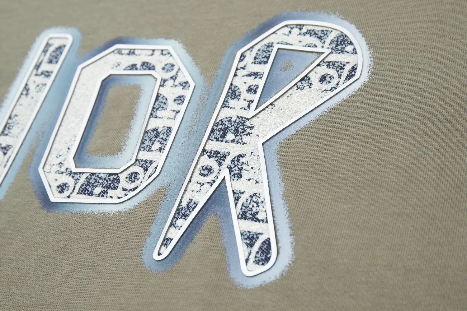 🅿️210 High quality ✨DIO✨🆕Classic logo letter pattern short sleeves. Official website synchronization, pure cotton fabric at the counter! Comfortable against the skin, durable and easy to wear, classic and simple logo design, meticulous original craftsmanship, customized 290G same vat dyed fabric, very comfortable to the touch, latest brick cabinet synchronization, OS drop shoulder version, fashionable and personalized, super versatile and good-looking, very suitable for both men and women, a must-have style, tag, collar label, washed wheat, three complete labels, black, blue, sky blue, green, military green 5️⃣ color S M L XL