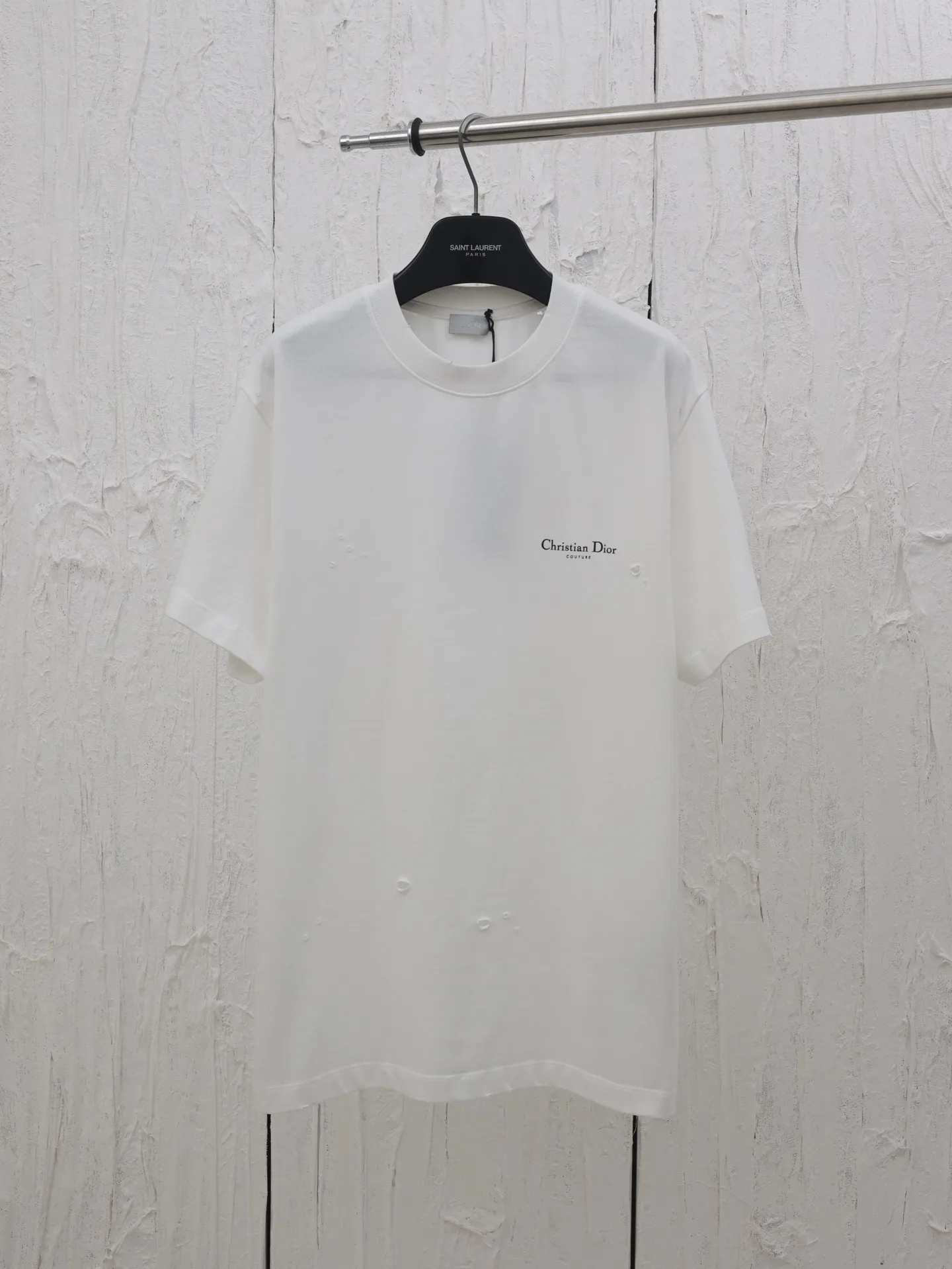 🅿️260 Dio*/Dior 25 spring and summer lily of the valley letter print round neck short sleeves YB purchased the pattern, using 270g washed cotton, 36-count double yarn, smooth fabric, comfortable and soft, skin-friendly and breathable, tight and thick feel, four-thread dense edge, double-thread collar edge, double-needle chain bottom hemming and stitching, the chest is decorated with brand letter logo printing, and the back is decorated with Lily of the Valley letter printing decoration, fine workmanship, can be matched with many types of clothing to create a fashionable look, customized accessories, complete three standards, the same style for men and women!  Size：S/M/L/XL