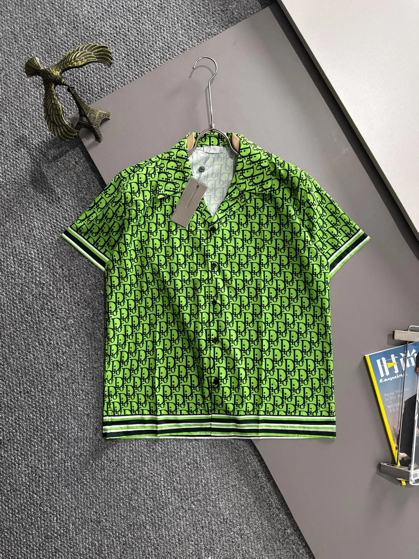 🅿️400 Dior 2025 summer classic LOGO design full-print suit, light and thin cotton full-body digital printing, made of high-quality polyester fiber fabrics, pants with breathable mesh lining, carefully created standard version, can be matched separately with clothes, versatile style for leisure time! The classic logo on the whole body is very eye-catching, showing a sense of luxury and style, becoming a classic and mainstream style that never goes out of style and is elegant! Extremely handsome, classic and heroic. Same style for men and women. Size: M-3XL (Please note your height and weight when placing an order)