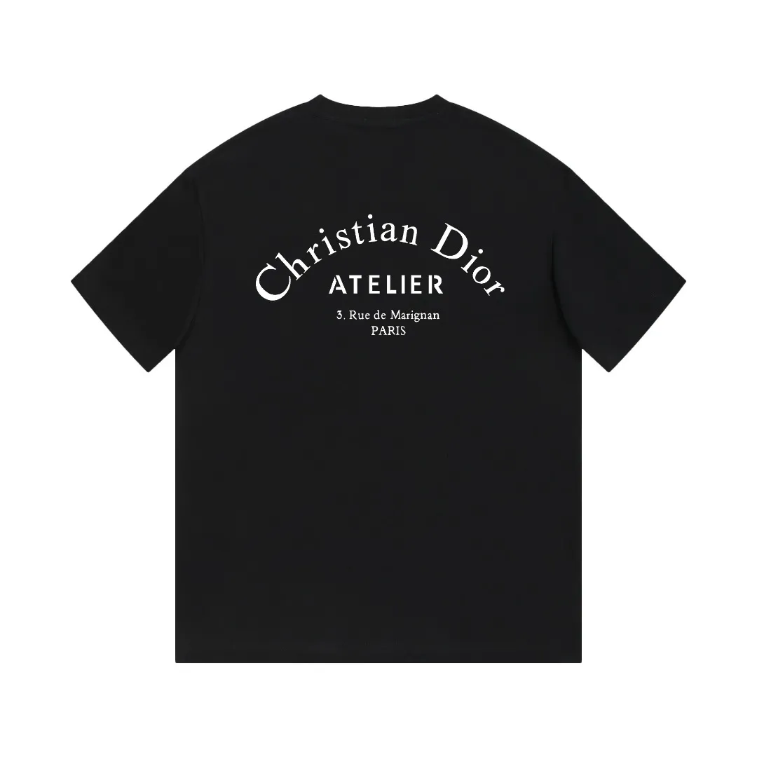 🅿️170 DIOR printed letters‼ ️Short-sleeved T-shirt® *Customized 280g cotton fabric, the fabric is soft, skin-friendly and comfortable *Laminated letter logo on the front *A very simple and elegant one that is unparalleled in terms of upper body comfort, interpreting your luxury and taste, and creating your fashionable charm. ⚠️Washing method: It is recommended to dry clean or wrap the reverse side in a laundry bag and machine wash it quickly in cold water and let it dry naturally! ⚠️ Unisex style 𝐂𝐎𝐋𝐎𝐔𝐑: White Black 𝐒𝐈𝐙𝐄: S-XL
