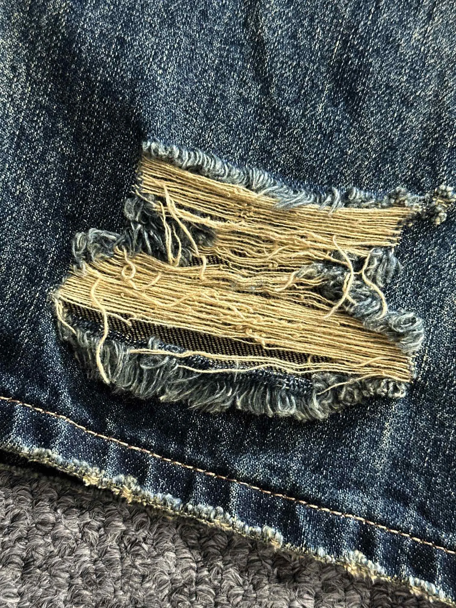 🅿️380 Dior 2025 Four Seasons Loose Jeans Straight Trousers, the trend in the trend! Many fashion bloggers control the upper body. The water is woven from imported Japanese Denim plain cotton denim fabric. It has three standards, is soft, delicate, comfortable and breathable. The color has a modern and fashionable vicissitudes. The upper body is versatile and fashionable! Light luxury is a must-have item for daily commuting! Size: XS-2XL (please state your height and weight when placing an order)
