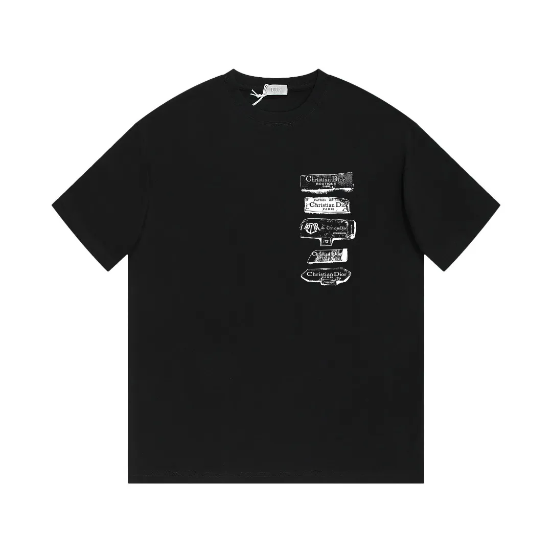 🅿️160 DIOR printed letters‼ ️Short-sleeved T-shirt® *Customized 280g cotton fabric, the fabric is soft, skin-friendly and comfortable *Laminated letter logo on the front *A very simple and elegant one that is unparalleled in terms of upper body comfort, interpreting your luxury and taste, and creating your fashionable charm. ⚠️Washing method: It is recommended to dry clean or wrap the reverse side in a laundry bag and machine wash it quickly in cold water and let it dry naturally! ⚠️ Unisex style 𝐂𝐎𝐋𝐎𝐔𝐑: White Black 𝐒𝐈𝐙𝐄: S-XL