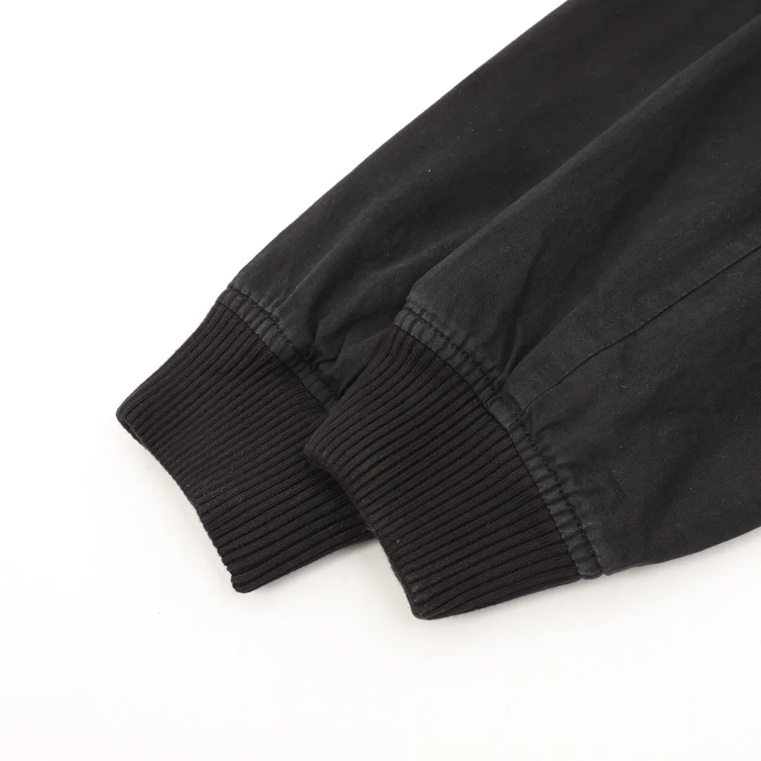 🅿️550 DIOR/Dior letter-printed hooded windbreaker jacket is made of imported raw materials. The placket zipper is custom-made in a unified mold, and the rails are machine-pressed with imported environmentally friendly materials. After the lower corner rope is woven, the core dyeing technology is used to achieve the final dyeing effect. After pattern development and pattern making, computer intelligent cutting is used to increase work efficiency while ensuring the integrity of the pattern. The upper body effect is restored consistently! Street-exploding artifact OOTD outfit is amazing. The color is very correct, very eye-catching, simple, clean and extremely fashionable! size：XS-L