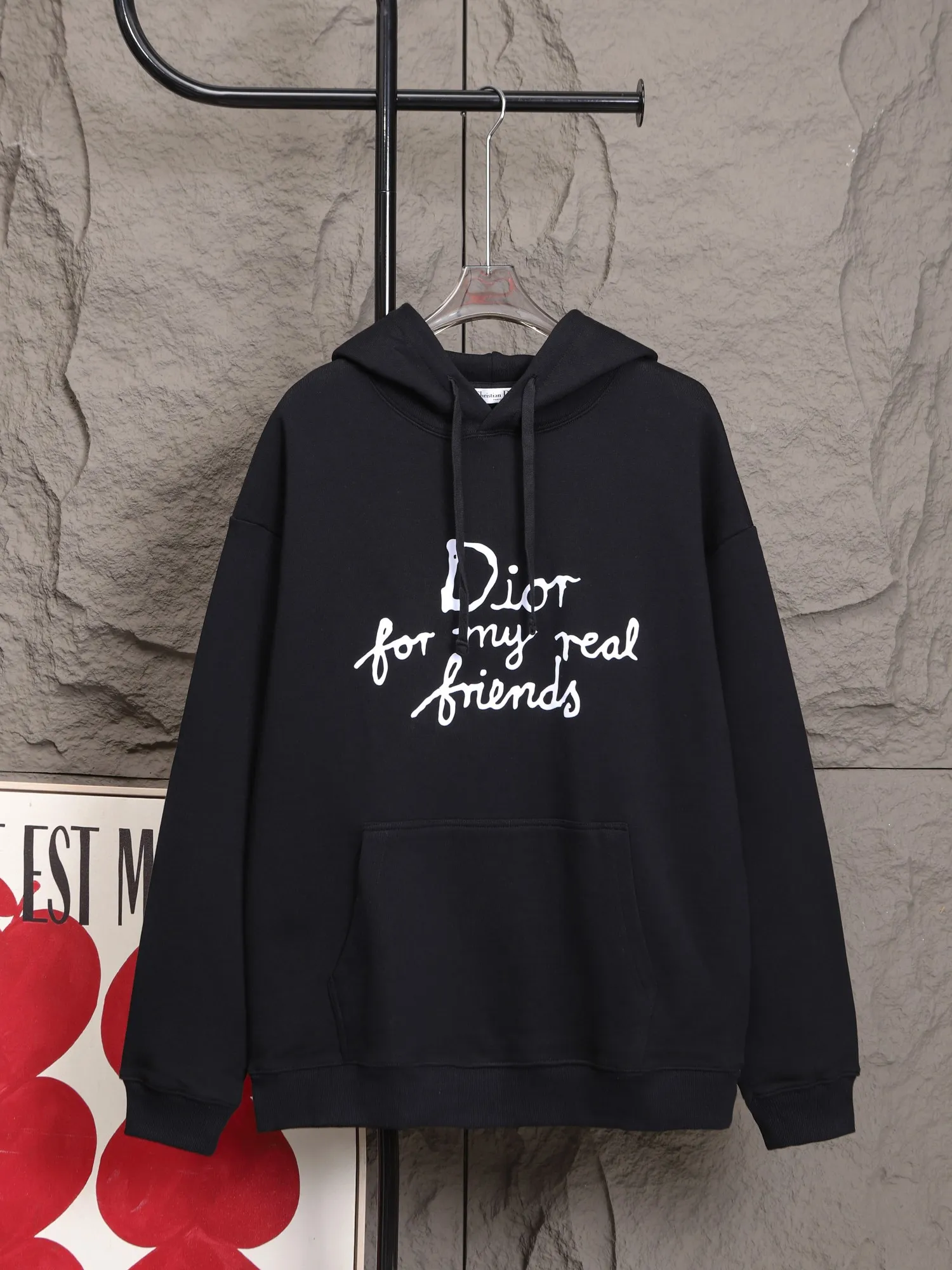 🅿️320 High quality new Dior hooded sweatshirt model number B31 * Made of 450 custom-woven and dyed high-gram weight tripe pure cotton sweatshirt fabric. The fabric feels thick and has a certain sense of self-weight. The bottom has a dense and rough terry texture. It is close to the skin and has excellent warmth retention. You will not feel any discomfort at all! *The color on the front chest is clear, with Selling's obvious logo added, and the lines are smooth and smooth without falling off and deforming when washed *This design is based on classics and simply and clearly shows the brand's high-end luxury identity. Same style for men and women 𝐂𝐎𝐋𝐎𝐔𝐑: black, white blue 𝐒𝐈𝐙𝐄: S- xl