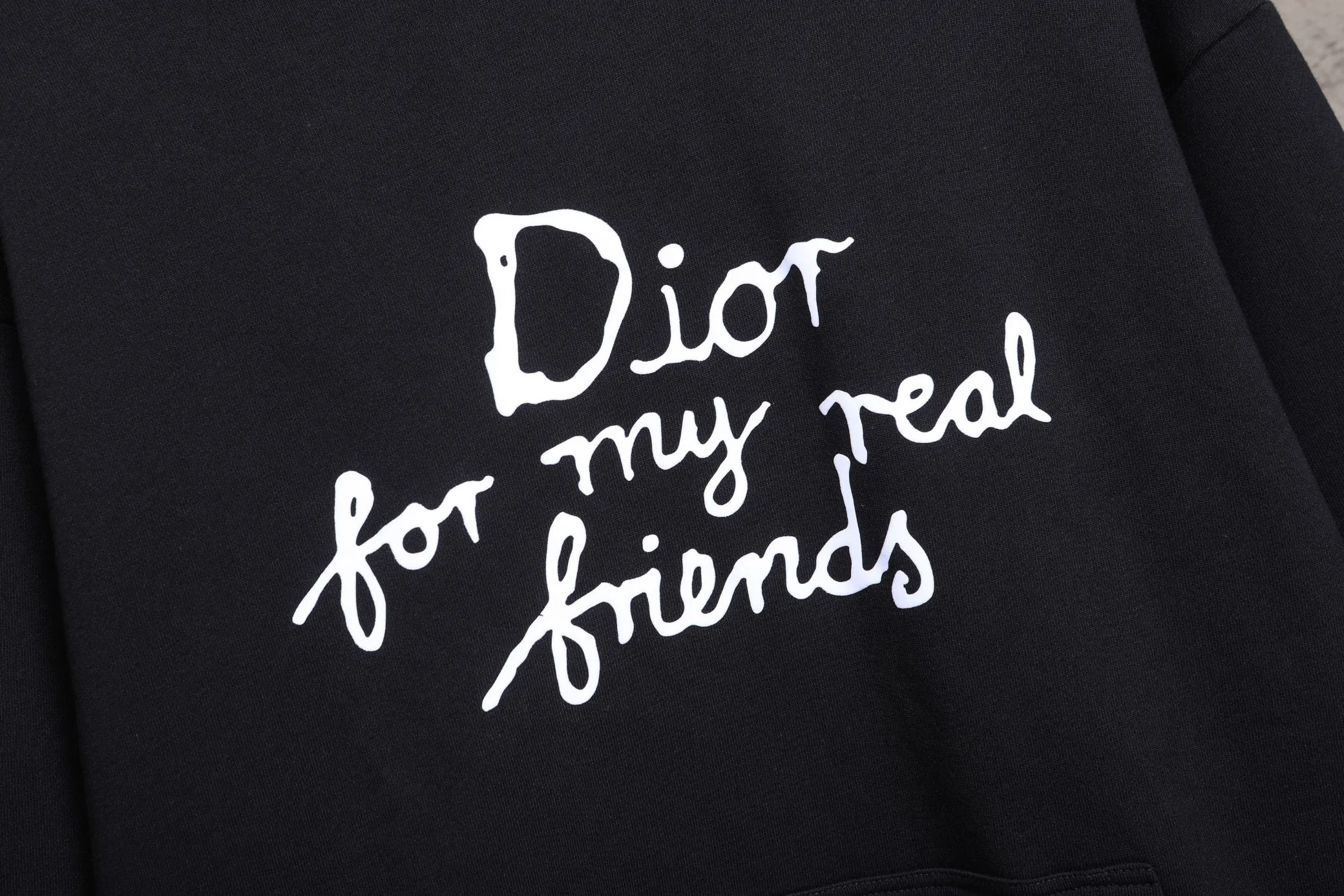 🅿️320 High quality new Dior hooded sweatshirt model number B31 * Made of 450 custom-woven and dyed high-gram weight tripe pure cotton sweatshirt fabric. The fabric feels thick and has a certain sense of self-weight. The bottom has a dense and rough terry texture. It is close to the skin and has excellent warmth retention. You will not feel any discomfort at all! *The color on the front chest is clear, with Selling's obvious logo added, and the lines are smooth and smooth without falling off and deforming when washed *This design is based on classics and simply and clearly shows the brand's high-end luxury identity. Same style for men and women 𝐂𝐎𝐋𝐎𝐔𝐑: black, white blue 𝐒𝐈𝐙𝐄: S- xl