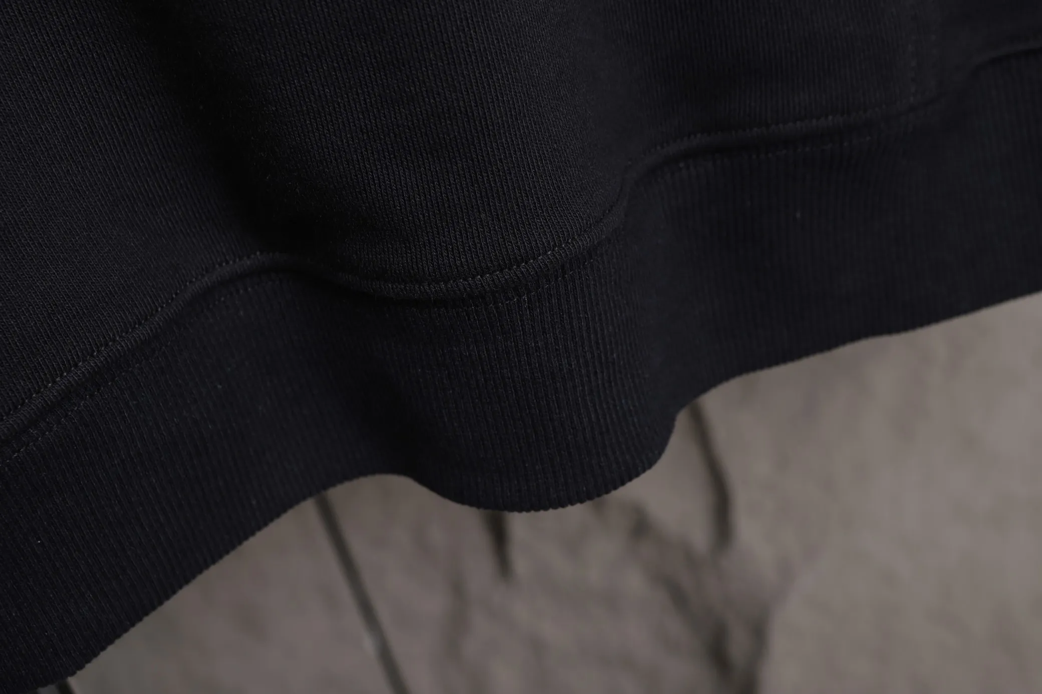 🅿️320 High quality new Dior hooded sweatshirt model number B31 * Made of 450 custom-woven and dyed high-gram weight tripe pure cotton sweatshirt fabric. The fabric feels thick and has a certain sense of self-weight. The bottom has a dense and rough terry texture. It is close to the skin and has excellent warmth retention. You will not feel any discomfort at all! *The color on the front chest is clear, with Selling's obvious logo added, and the lines are smooth and smooth without falling off and deforming when washed *This design is based on classics and simply and clearly shows the brand's high-end luxury identity. Same style for men and women 𝐂𝐎𝐋𝐎𝐔𝐑: black, white blue 𝐒𝐈𝐙𝐄: S- xl