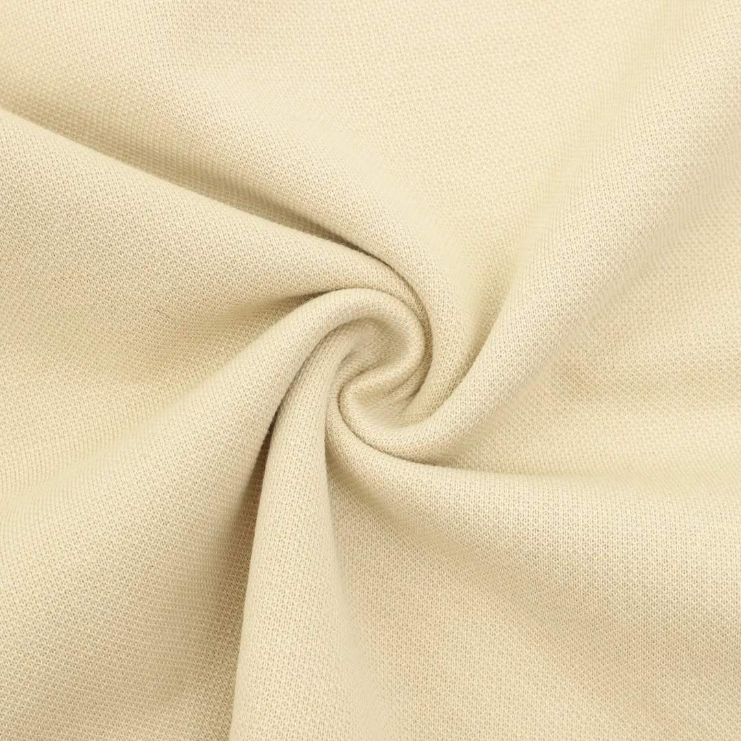 🅿️380 DIOR/Dior webbing embroidered lapel long-sleeved polo shirt is made of customized fabrics. DuPont Sorona material is added, which is skin-friendly, long-lasting antibacterial, anti-mite, and more washable. The cotton thread has been repeatedly processed to remove inferior coarse fibers and impurities, leaving only high-quality cotton fibers, making the fabric more advanced and classy. Environmentally friendly polishing enzyme technology gives the fabric a clean appearance and clear texture. Simple and exquisite! Full of sense of ceremony! Simple and luxurious, full of design! It gives people a simple but not boring feeling, creating a low-key and unique personalized fashion! Fine workmanship, compare with the counters! A highly recognizable long-sleeved style with great upper body effect!!! Super versatile! Same style for men and women. Size：S-L