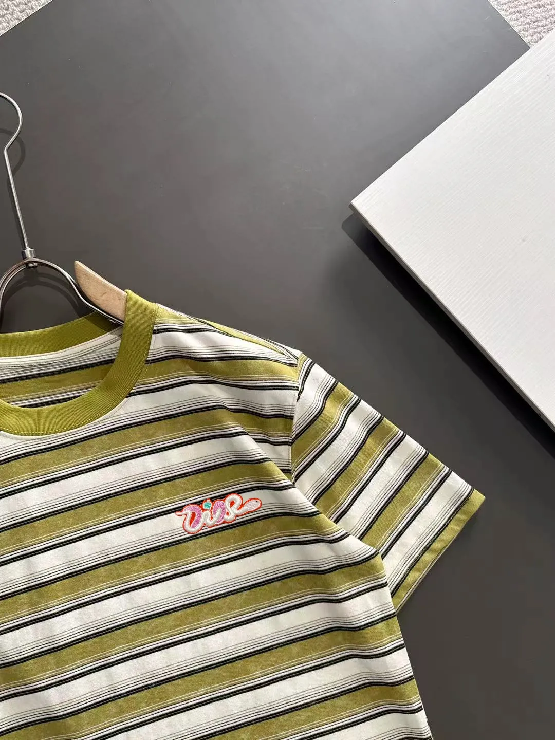 🅿️270 shipped next day DIOR Dior 2025 spring and summer new high quality launch of double yarn pure cotton striped fabric short-sleeved personalized exclusive style will not deform or shrink after being soaked in water SIZE: M-3XL