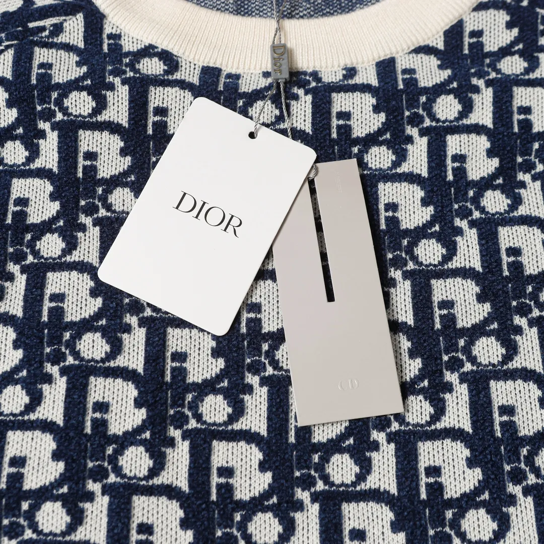 🅿️350 DIOR Dior jacquard round neck casual long-sleeved sweater. It can be easily integrated into casual or formal looks. It is a classic choice during the changing seasons. Same style for men and women. Color: Black Blue Green Size: XS S M L