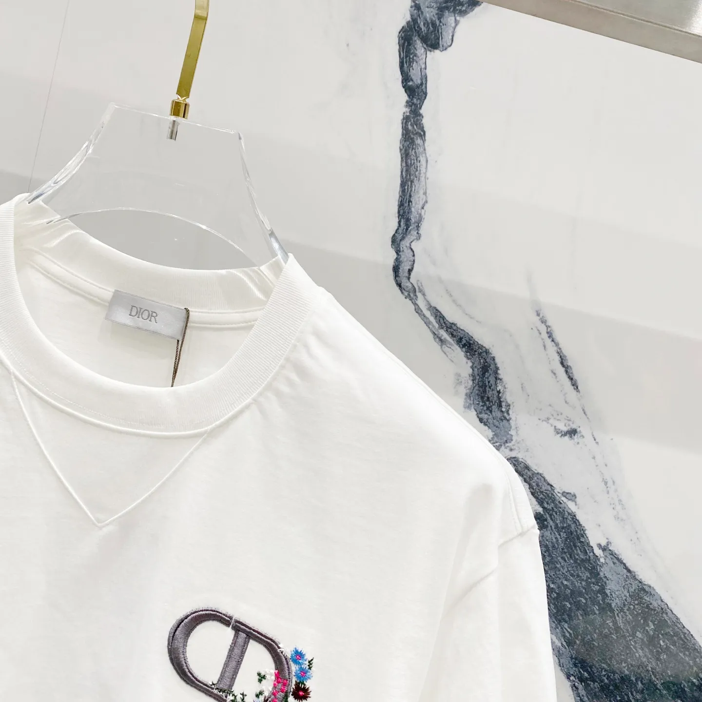 🅿️200 DIOR 320g round neck short-sleeved T-shirt, simple floral CD letter small label embroidery🪡LOGO logo, official synchronization, 1:1 original mold opening, fashionable personality, versatile trend, pure original quality, original washed fabric, tag, collar label, washed wheat, complete three standards, color: black, white. Size: S-XL