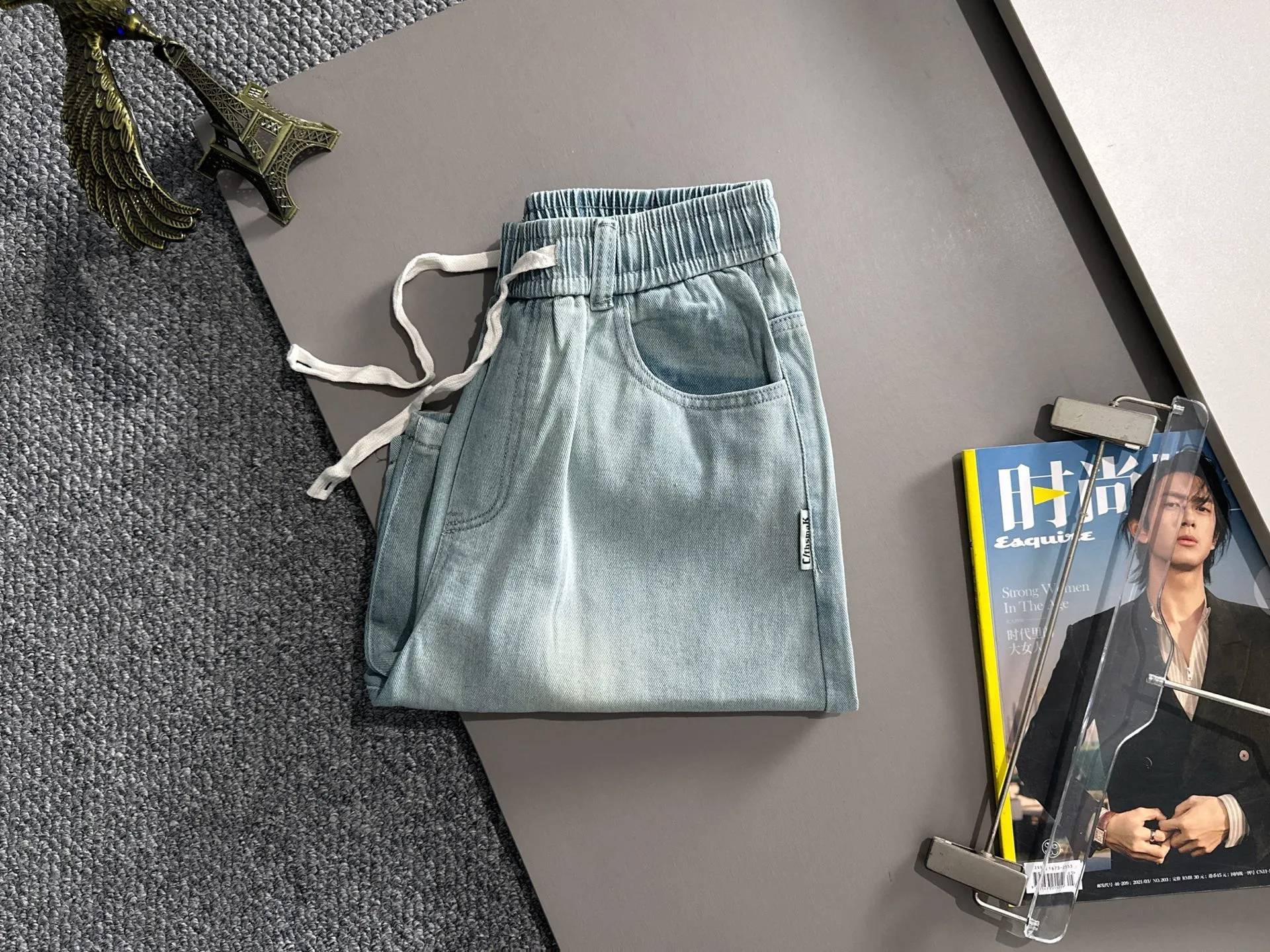 🅿️330 Dior 2025 summer new jeans denim shorts are produced using imported Japanese Denim plain cotton denim fabrics, complete with three standards, and the top stonewashing process makes the texture reach the old taste of the 1980s, soft, delicate, comfortable and breathable.