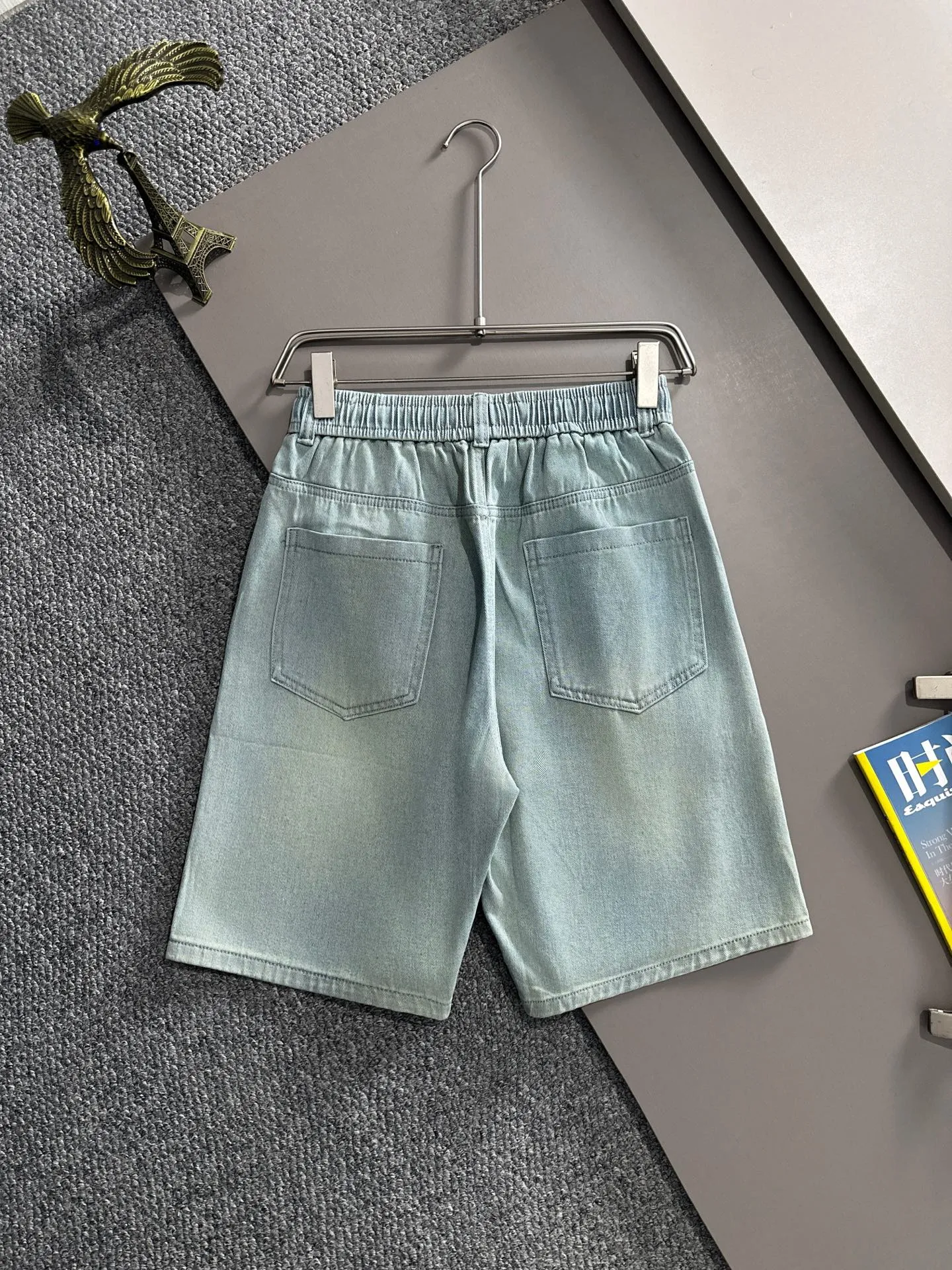 🅿️330 Dior 2025 summer new jeans denim shorts are produced using imported Japanese Denim plain cotton denim fabrics, complete with three standards, and the top stonewashing process makes the texture reach the old taste of the 1980s, soft, delicate, comfortable and breathable.