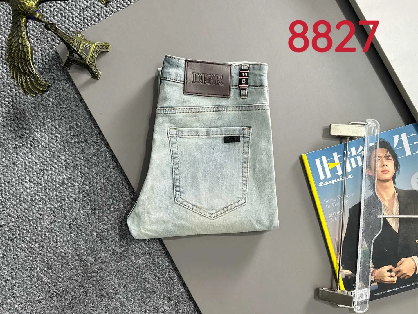 🅿️400 Dior 2025 summer slim-fitting jeans trousers, woven from imported Japanese Denim plain cotton denim fabric, complete with three standards, simple yet elegant, soft, delicate and comfortable, versatile and fashionable upper body! Light luxury, a must-have item for daily commuting! 8827 code number: 28-38 (please state your height and weight when placing an order)