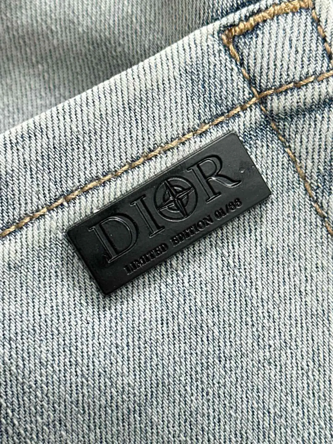 🅿️400 Dior 2025 summer slim-fitting jeans trousers, woven from imported Japanese Denim plain cotton denim fabric, complete with three standards, simple yet elegant, soft, delicate and comfortable, versatile and fashionable upper body! Light luxury, a must-have item for daily commuting! 8827 code number: 28-38 (please state your height and weight when placing an order)