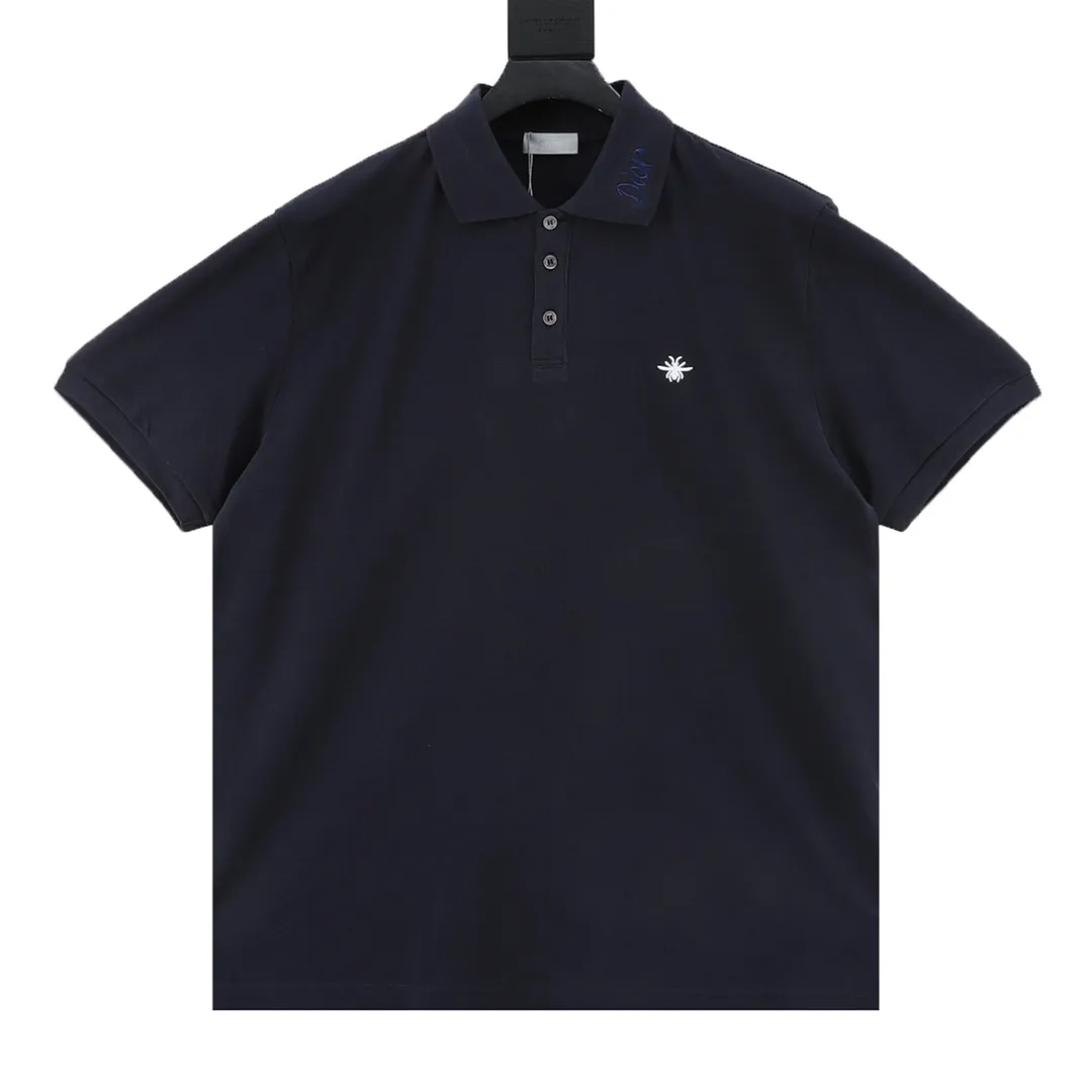🅿️270 DIOR/Dior Little Bee embroidered LOGO short-sleeved POLO shirt is made of cotton pique mesh fabric, custom-made material 260g long-staple cotton, the collar is made of a dual-system jacquard custom-made flat machine, elastic and non-deformable, all the clothes are bound with native cloth, double-layered front chest, no open stitching, no loose edges, cuffs, front chest bottom, shoulder seams and boning, three labels for customized accessories! Fashionable and versatile, if you want to wear a fashionable street style, many bloggers on Xiaohongshu recommend this Polo shirt at the right time. The details are more careful to strengthen the collar shape, and it will not deform after being worn and washed for a long time. It is absolutely high-quality and perfect! size：S-L