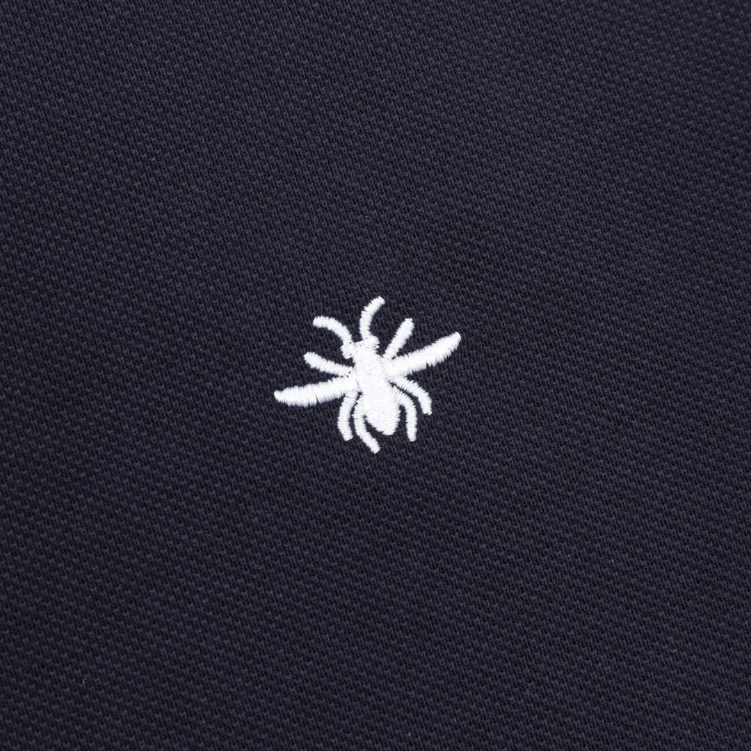 🅿️270 DIOR/Dior Little Bee embroidered LOGO short-sleeved POLO shirt is made of cotton pique mesh fabric, custom-made material 260g long-staple cotton, the collar is made of a dual-system jacquard custom-made flat machine, elastic and non-deformable, all the clothes are bound with native cloth, double-layered front chest, no open stitching, no loose edges, cuffs, front chest bottom, shoulder seams and boning, three labels for customized accessories! Fashionable and versatile, if you want to wear a fashionable street style, many bloggers on Xiaohongshu recommend this Polo shirt at the right time. The details are more careful to strengthen the collar shape, and it will not deform after being worn and washed for a long time. It is absolutely high-quality and perfect! size：S-L