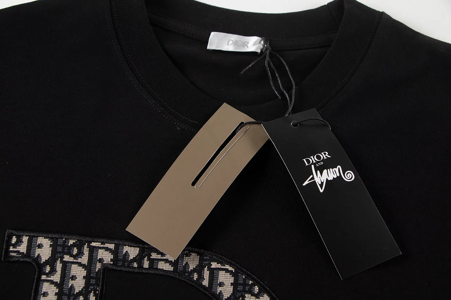 🅿️160 Dior*2025 latest short-sleeved material: high version 300g double yarn combed cotton Size: S M L XL Color: black white Style number: W2605